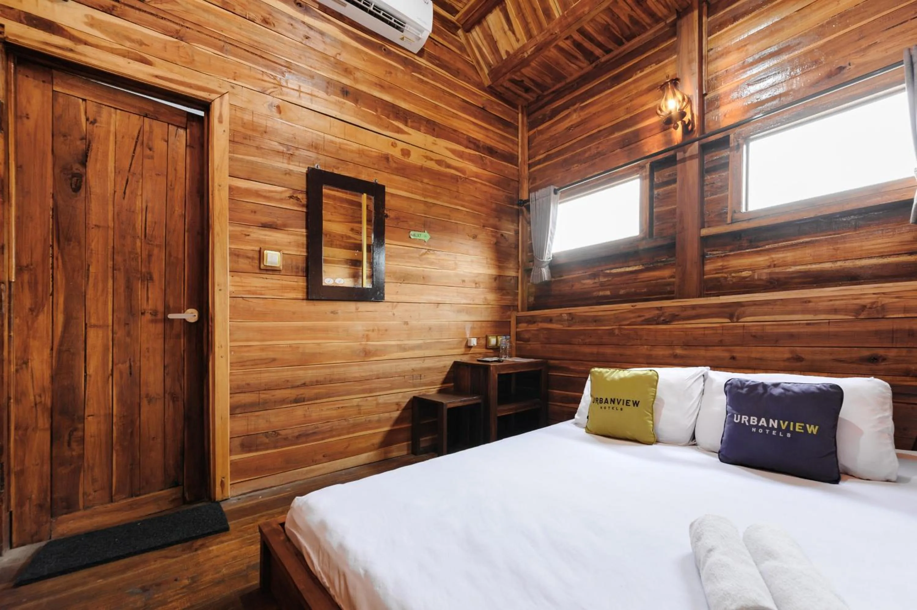 Bedroom, Bed in Urbanview Hotel Cianjur City Park by RedDoorz