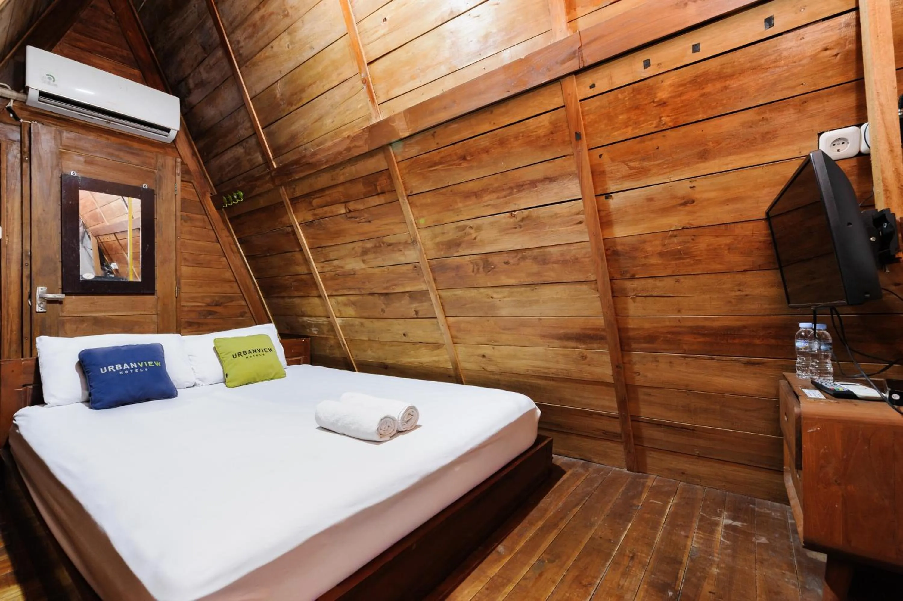 Bedroom, Bed in Urbanview Hotel Cianjur City Park by RedDoorz