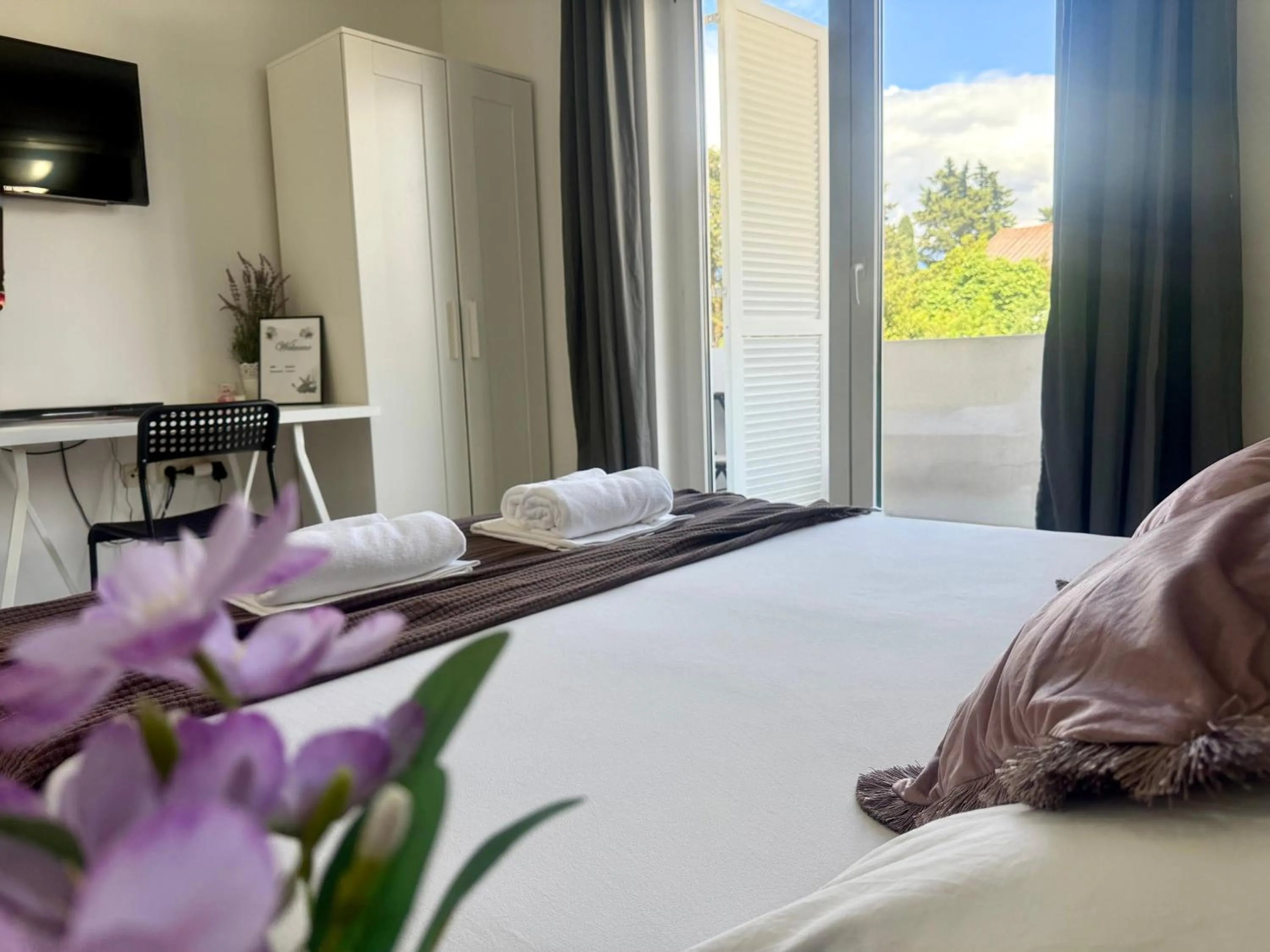 Bed in Apartments Ana & Ita