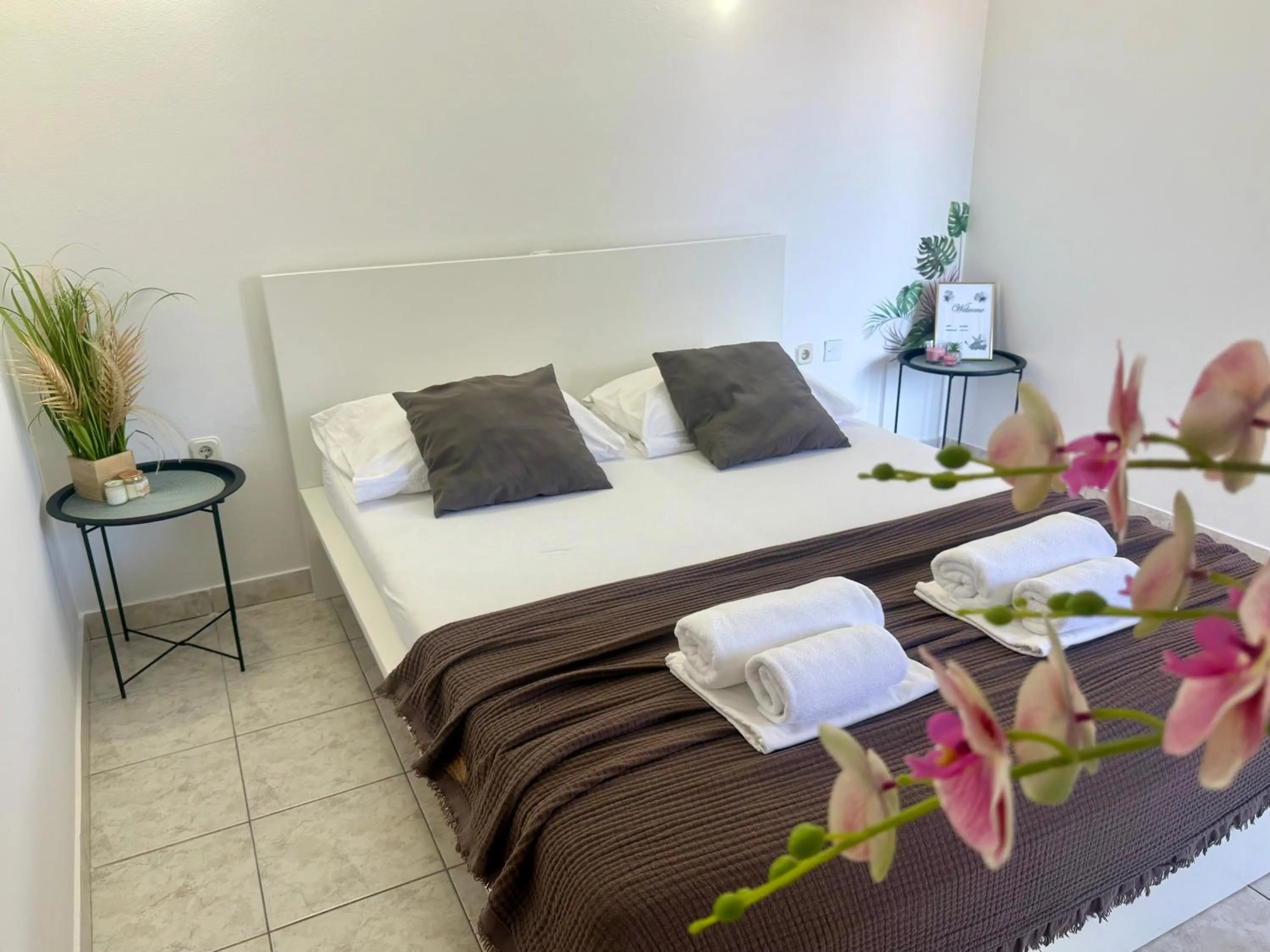 Bed in Apartments Ana & Ita