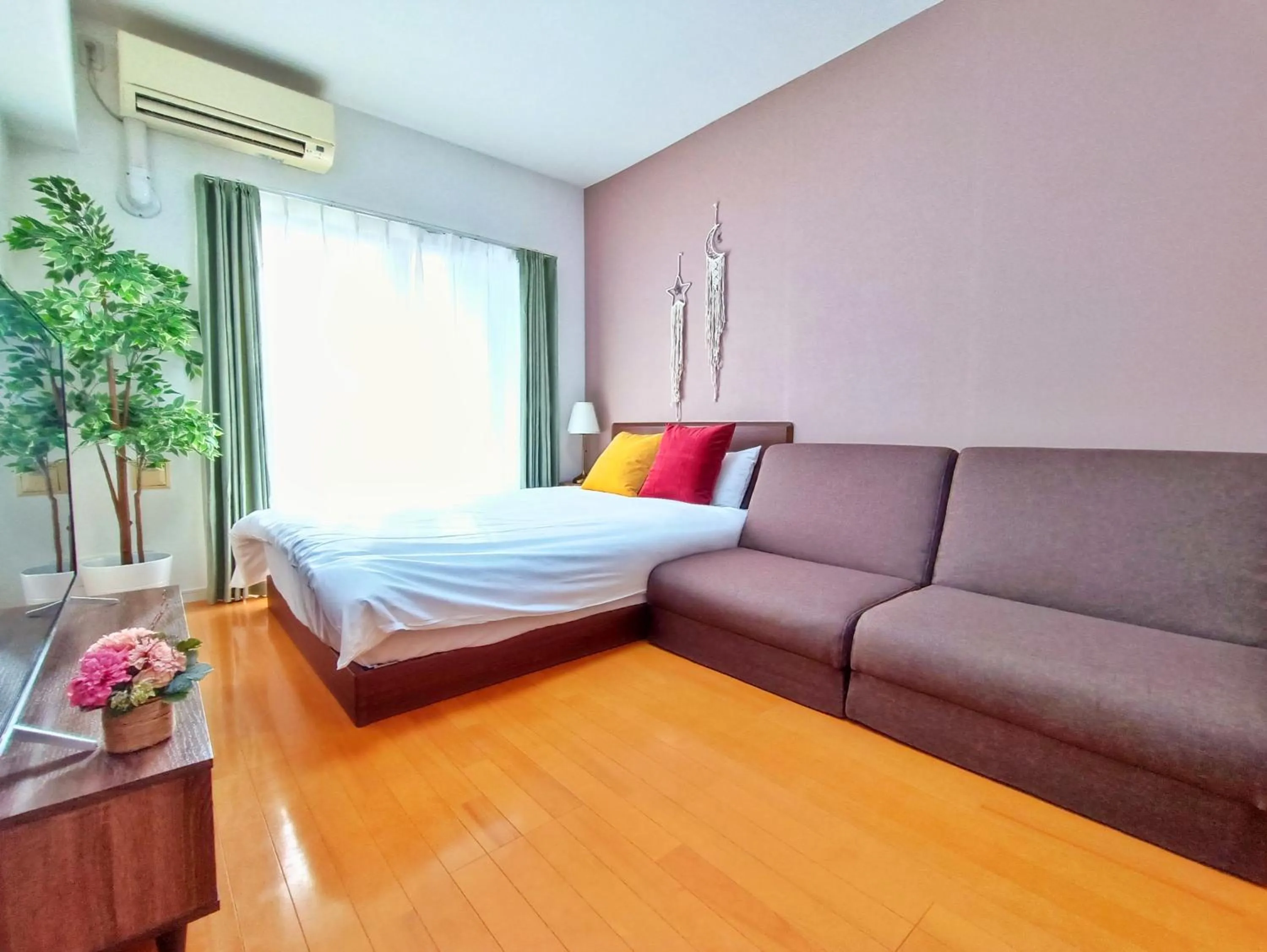 Photo of the whole room, Bed in Picolo Hakata
