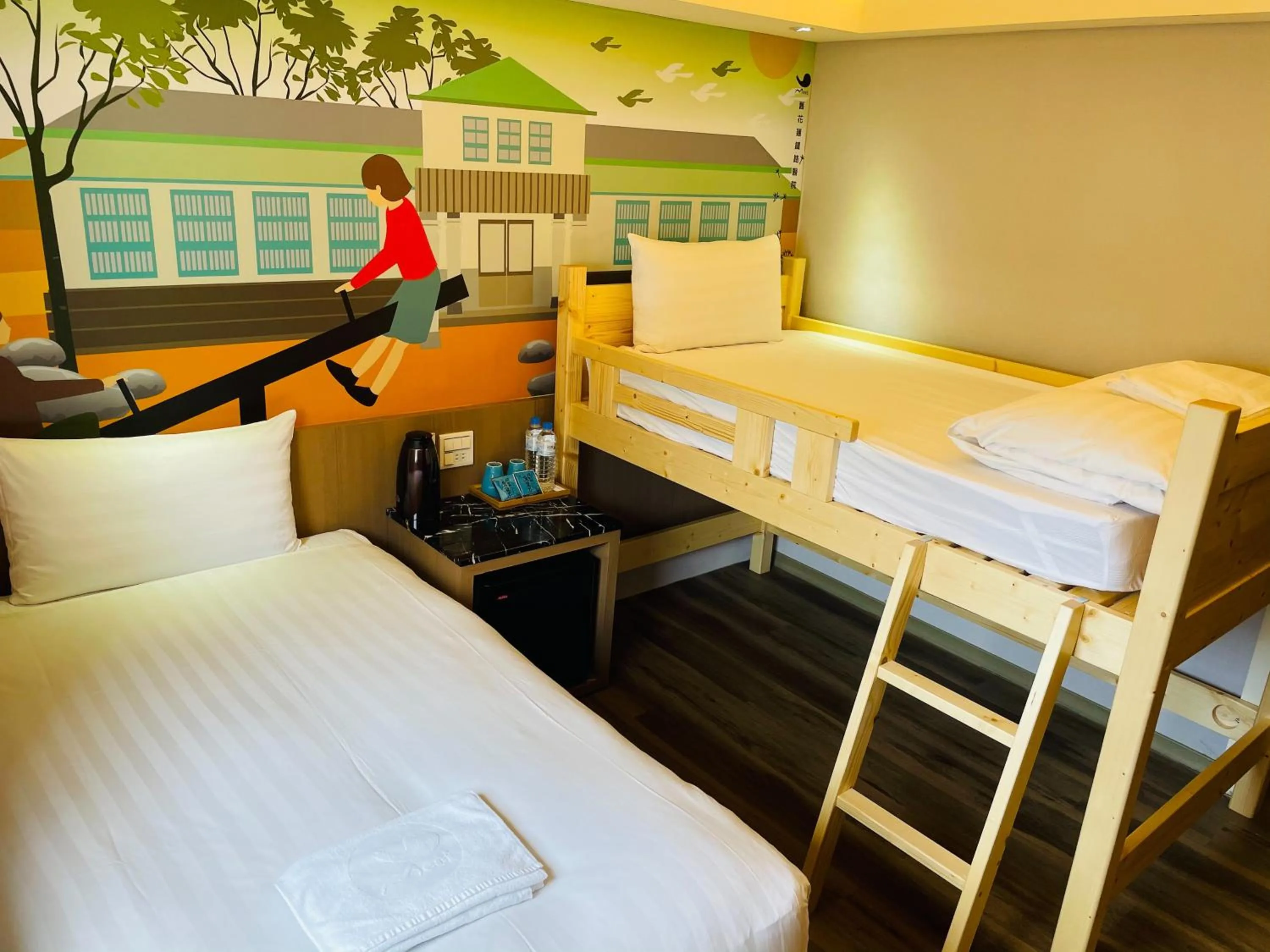 bunk bed, Bed in Meci Hotel