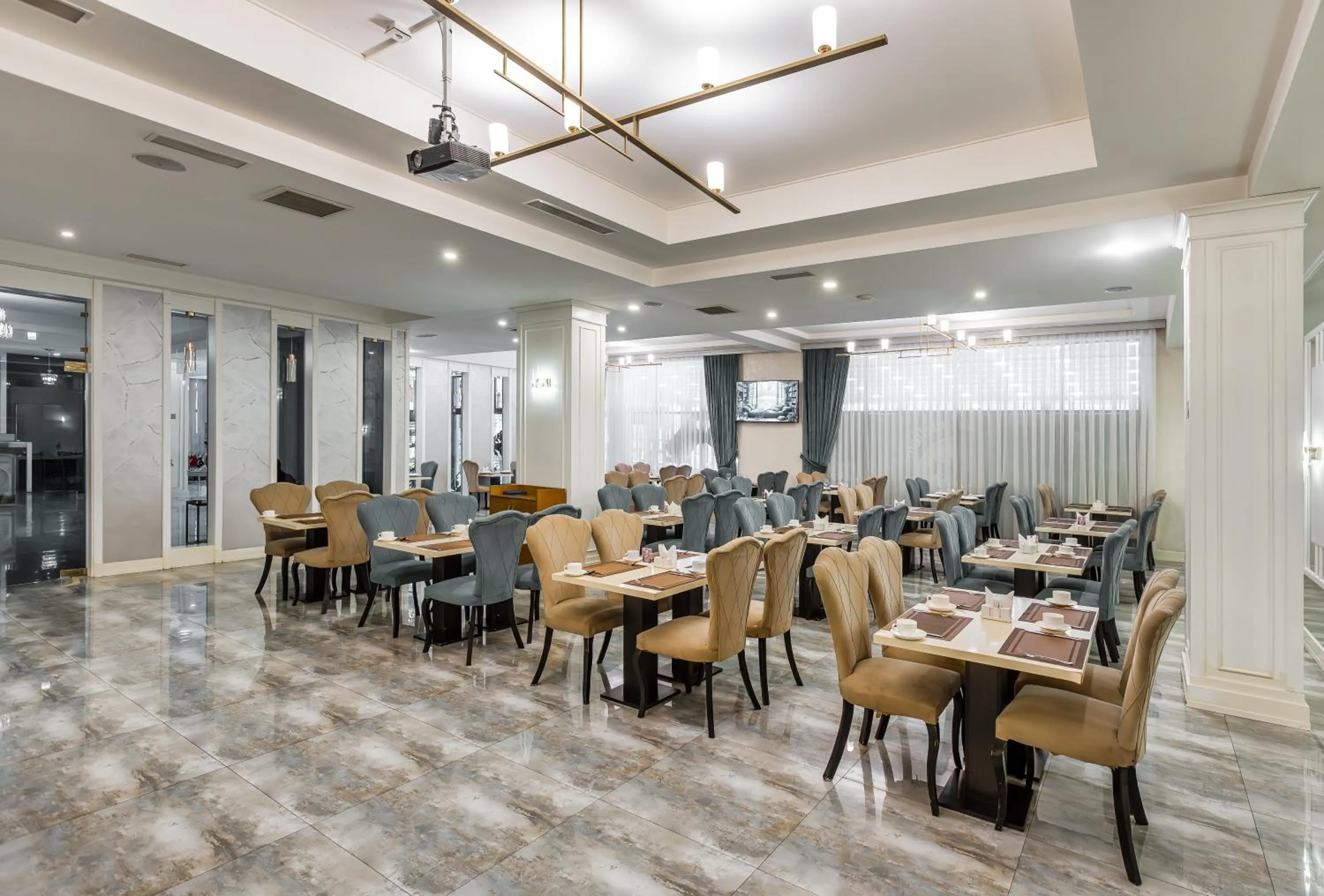 Restaurant/places to eat in ALBA HOTEL & SPA