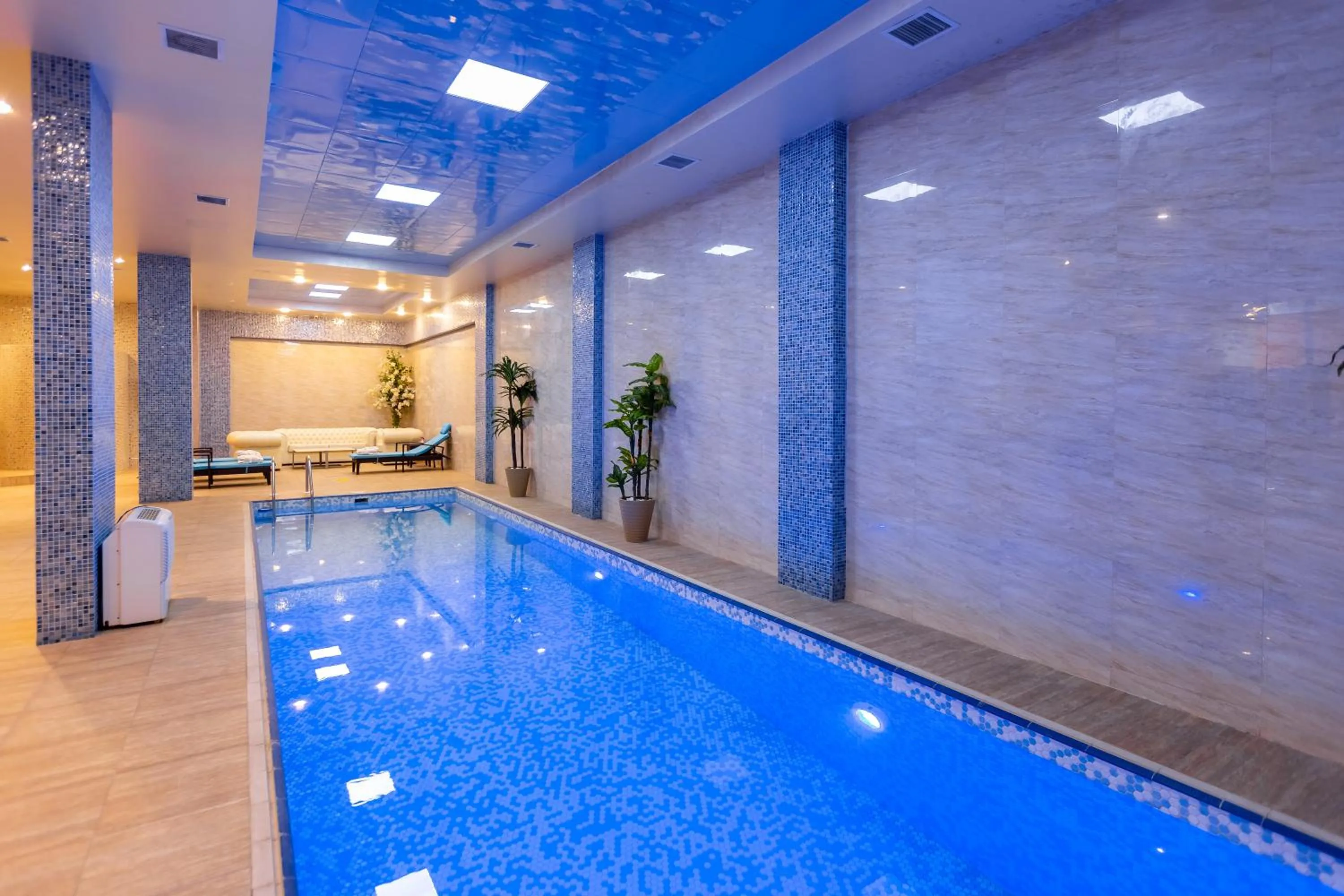 Swimming pool in ALBA HOTEL & SPA