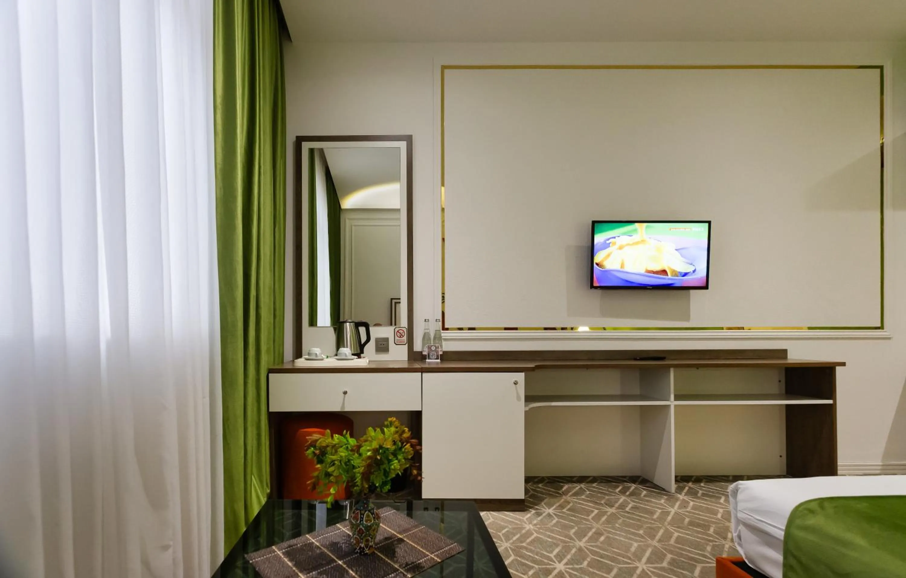 Living room, Bed in ALBA HOTEL & SPA