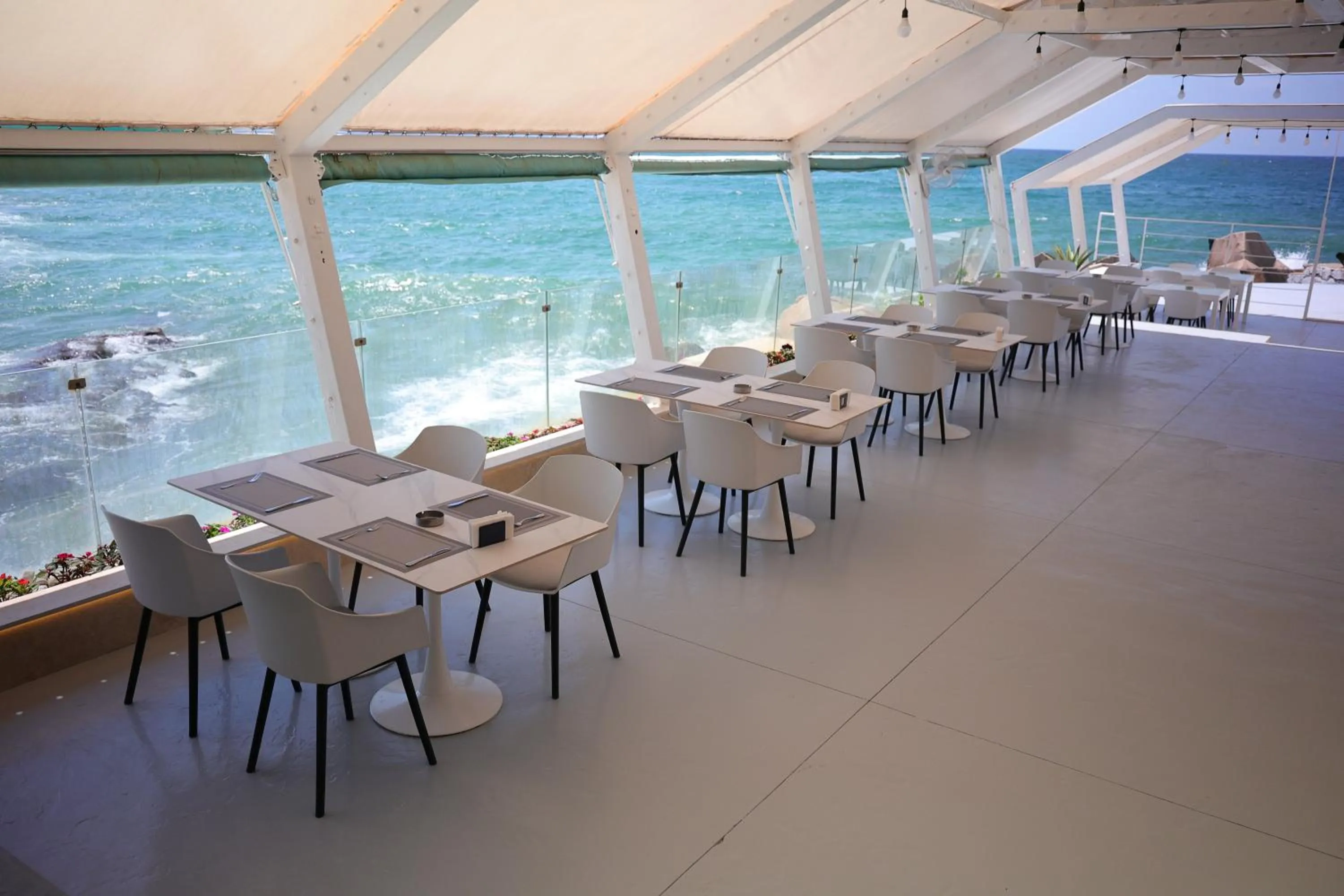 Riviera Hotel and Beach Lounge, Beirut