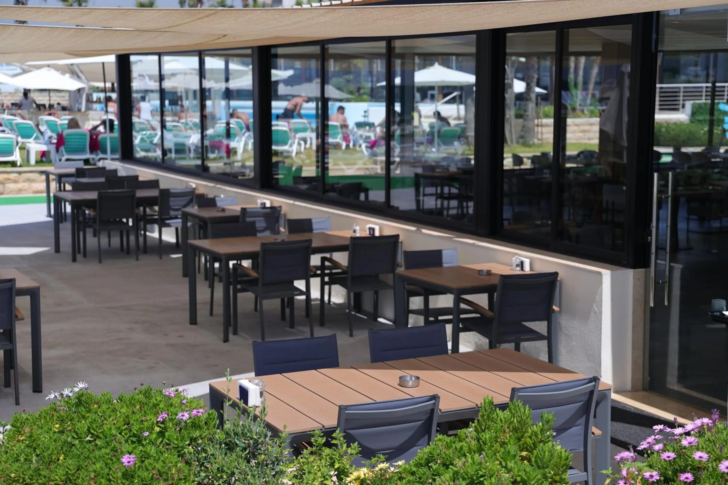 Riviera Hotel and Beach Lounge, Beirut