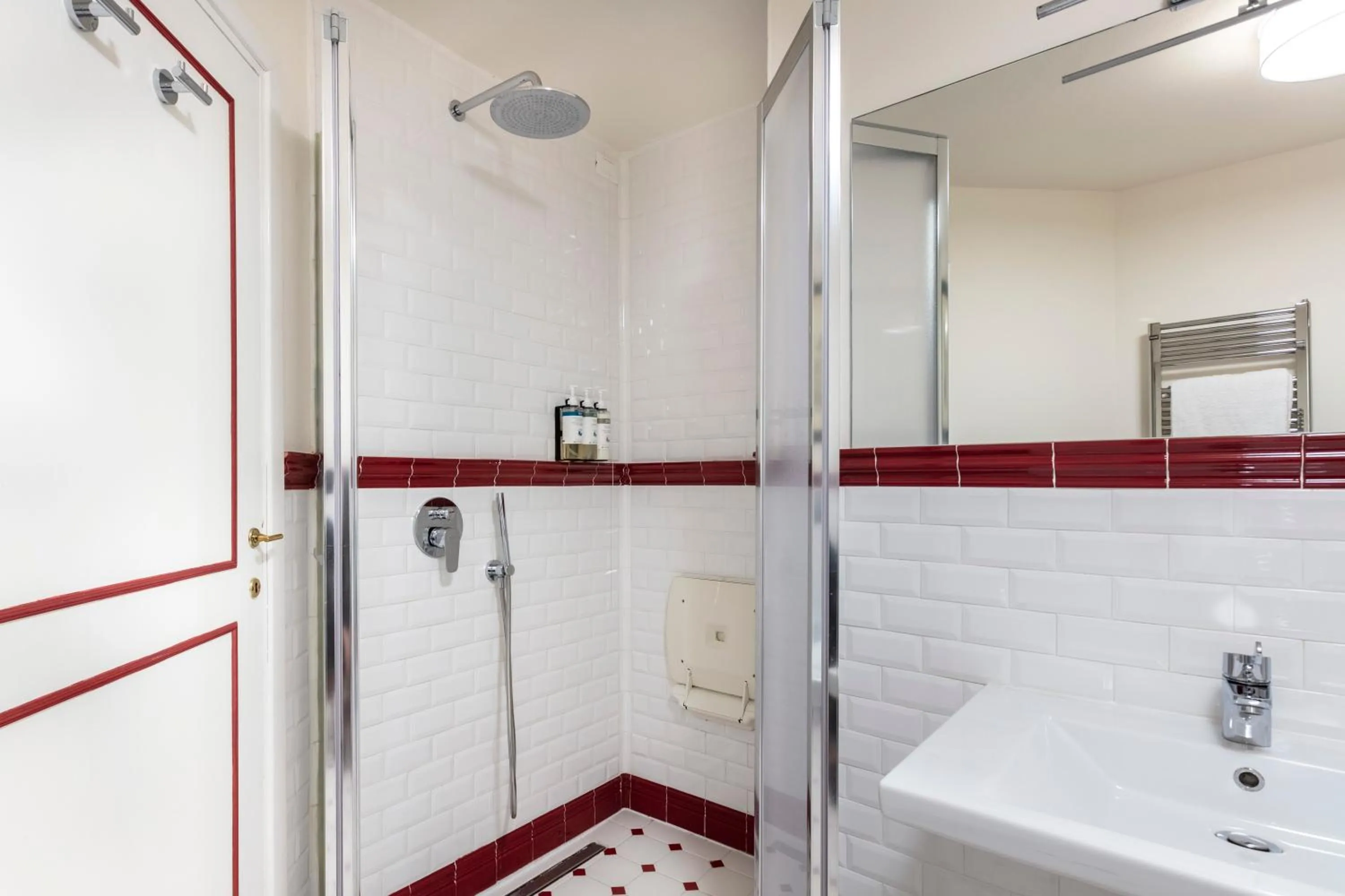 Shower in Numa Florence Palazzo Belfiore