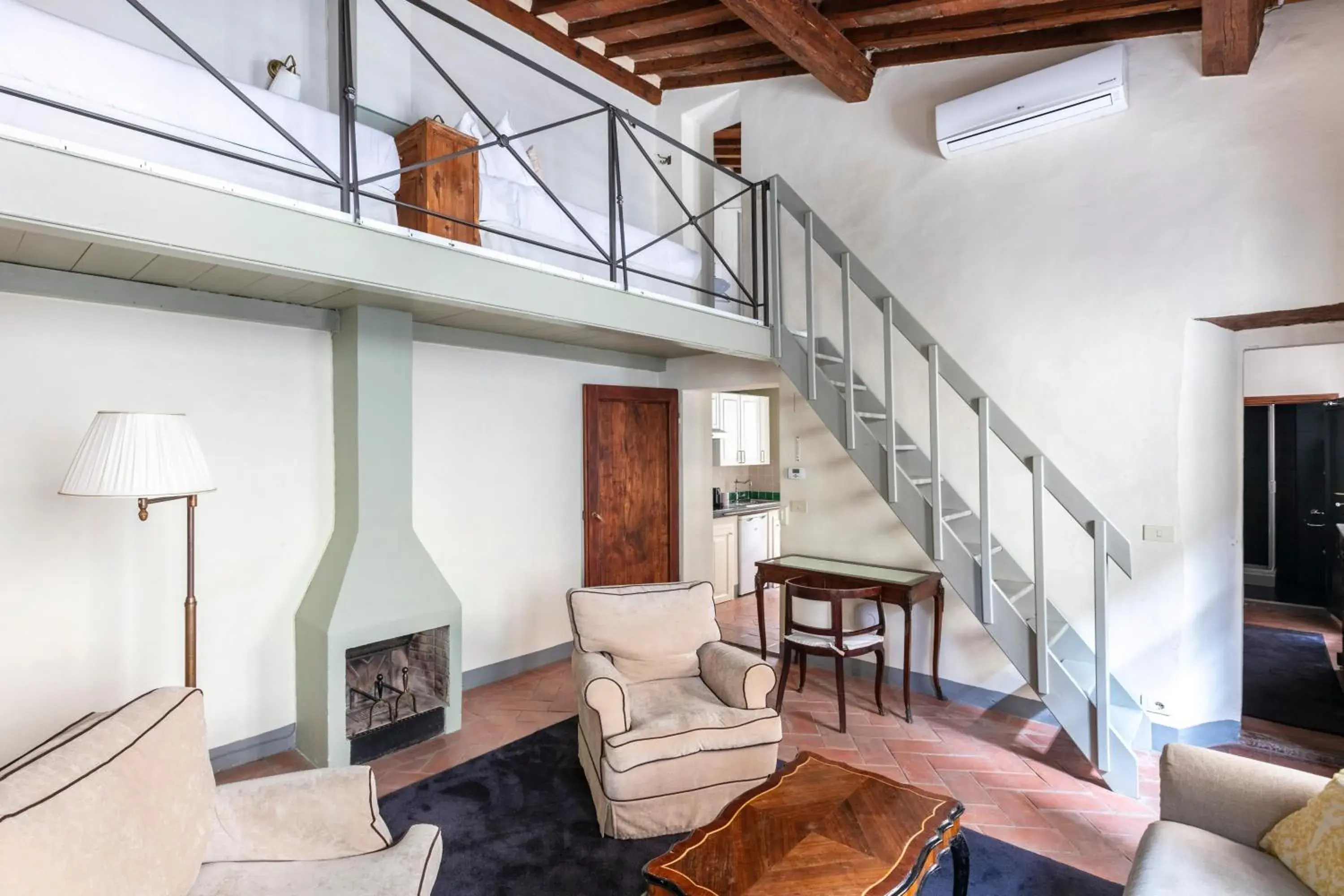 Large 1 Bedroom Duplex with Sofa Bed & 2 Single Beds in Numa Florence Palazzo Belfiore Large 1 Bedroom Duplex with Sofa Bed & 2 Single Beds in Numa Florence Palazzo Belfiore