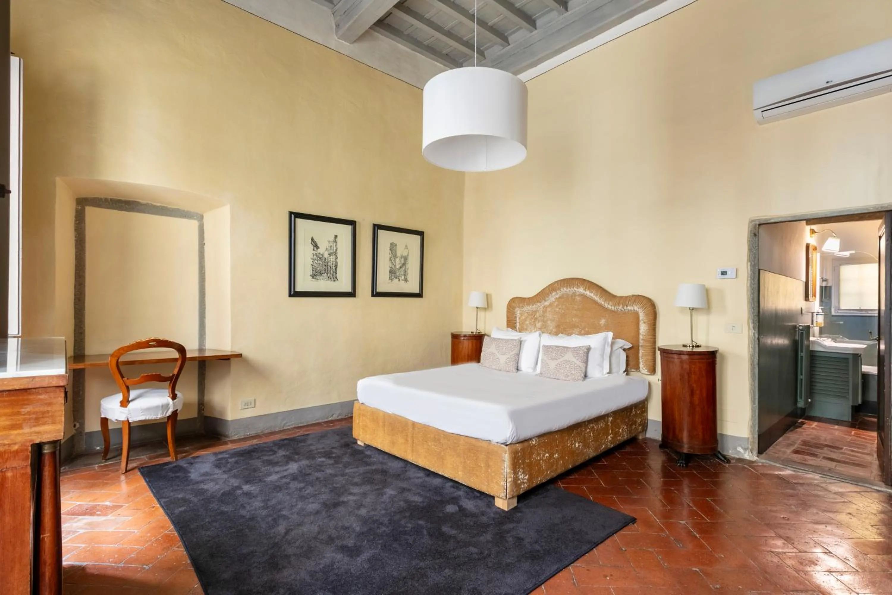 Bed in Numa Florence Palazzo Belfiore