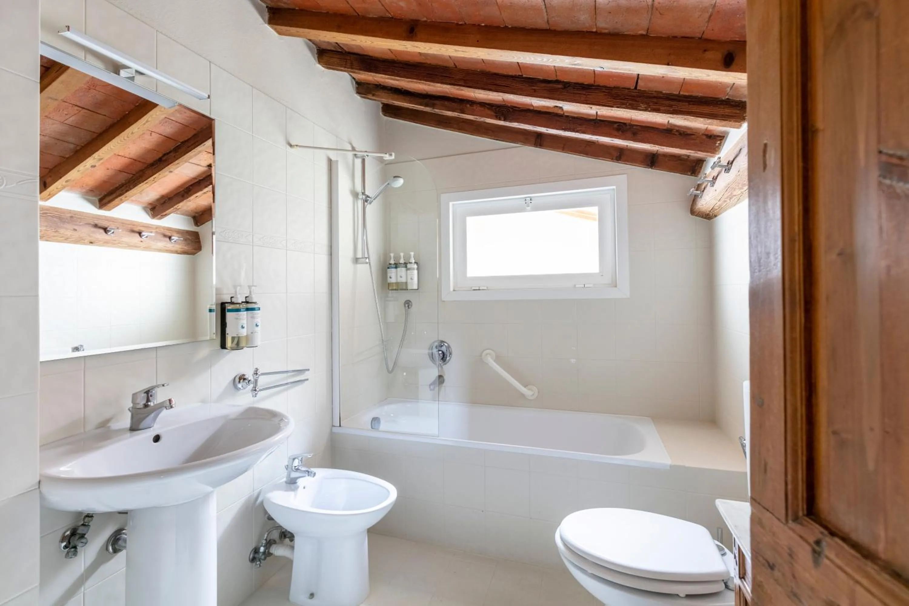 Shower in Numa Florence Palazzo Belfiore