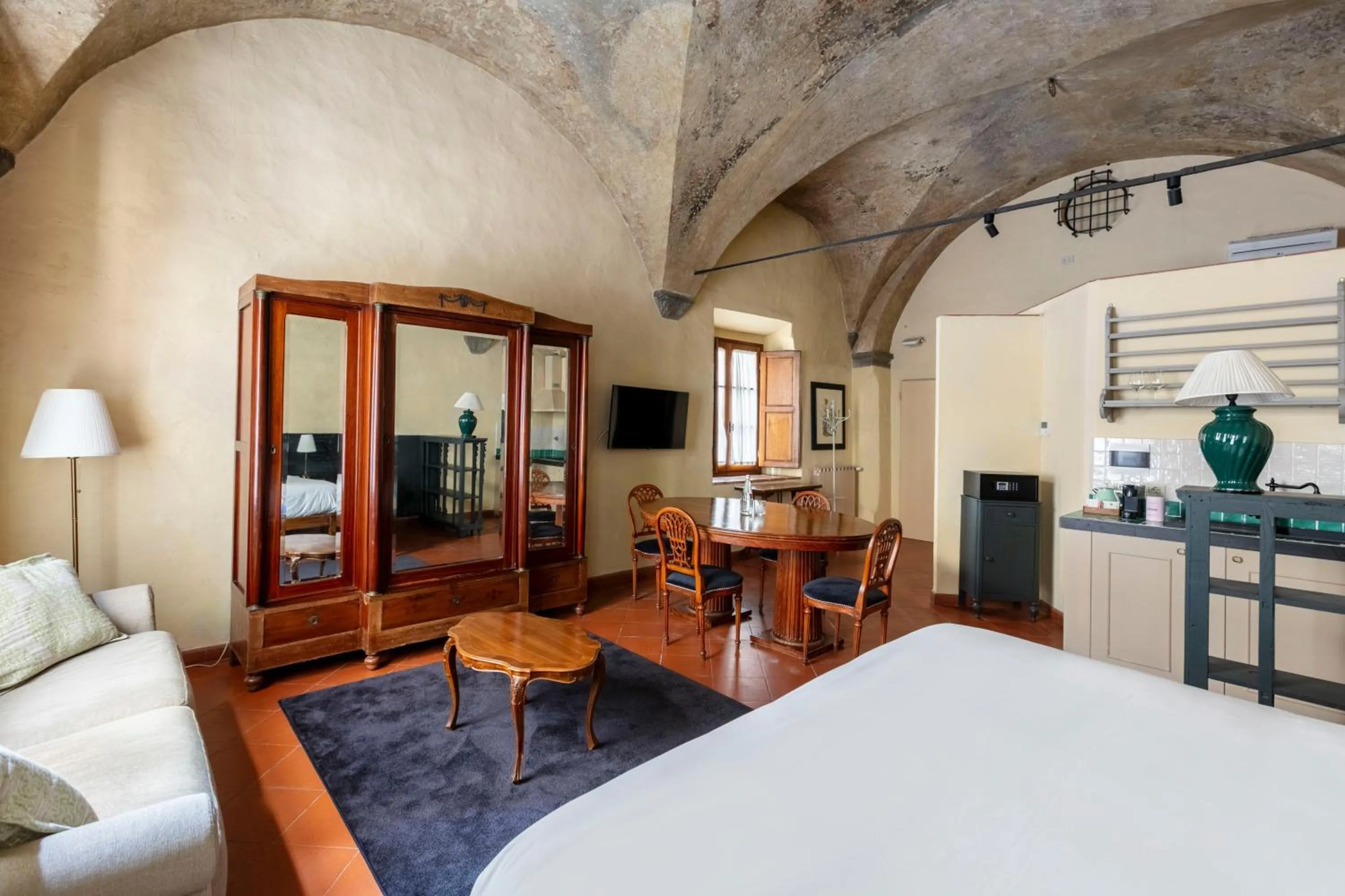 Seating area, Bed in Numa Florence Palazzo Belfiore