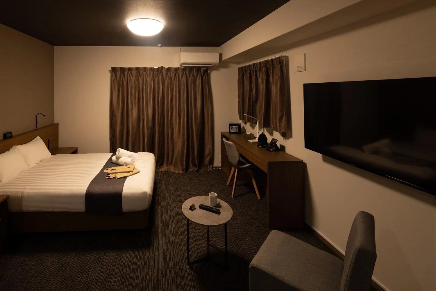 Photo of the whole room, Bed in Coruscant Hotel NagasakiekiⅢ