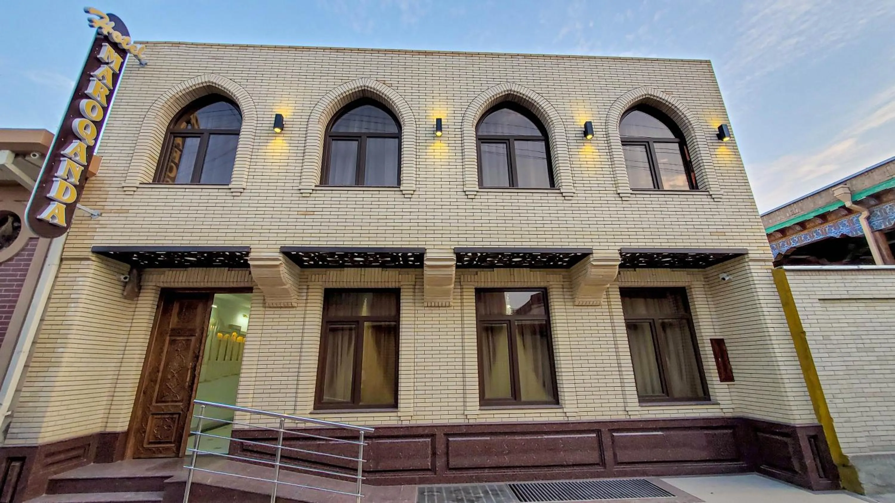 Property building in Hotel Maroqanda