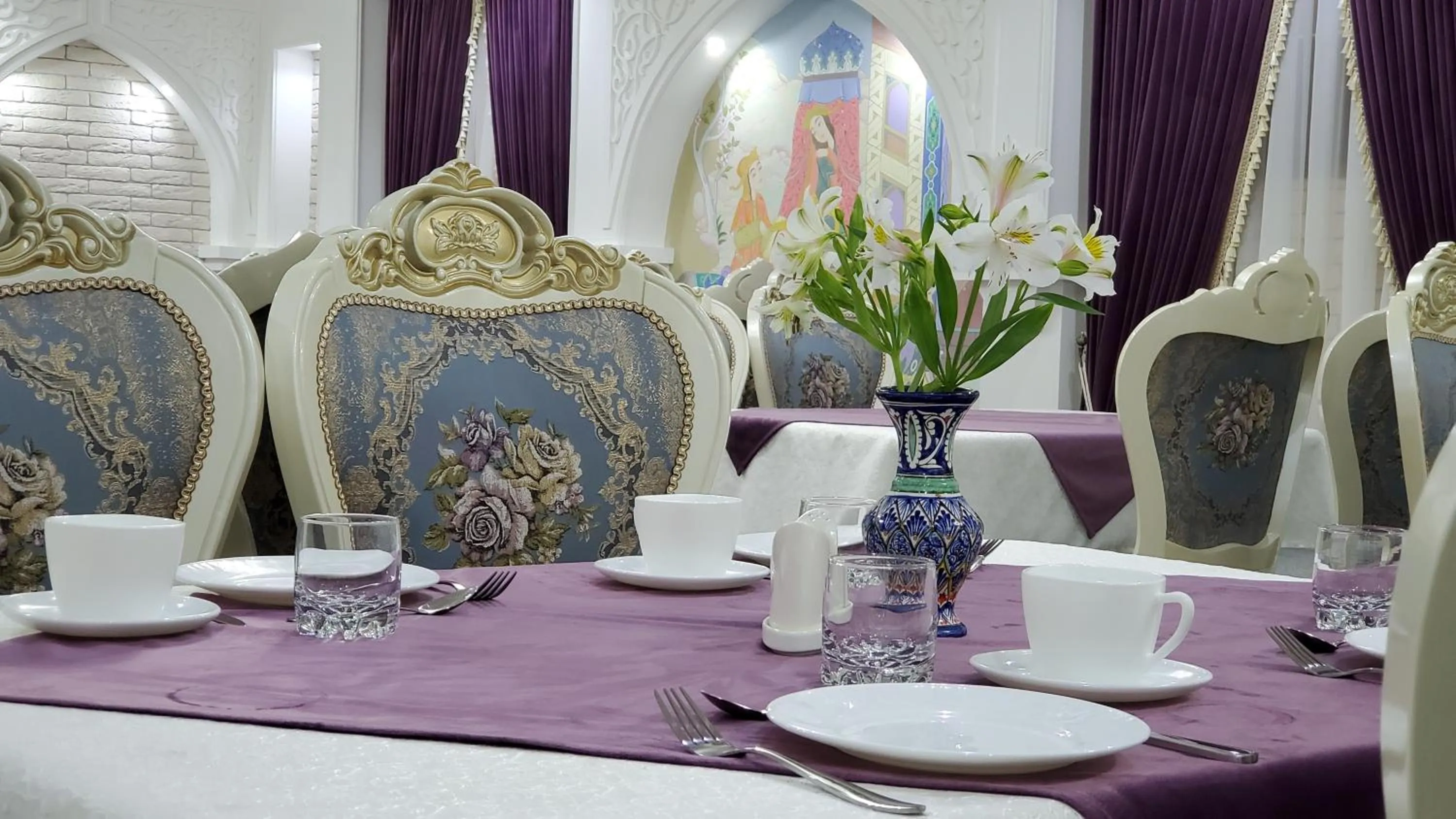 Restaurant/places to eat in Hotel Maroqanda