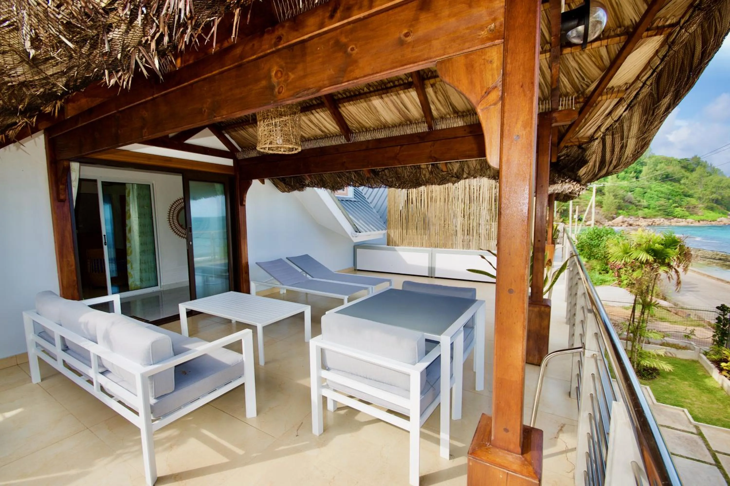 Balcony/Terrace in SEA SPLASH SELF CATERING And La Petite Maison