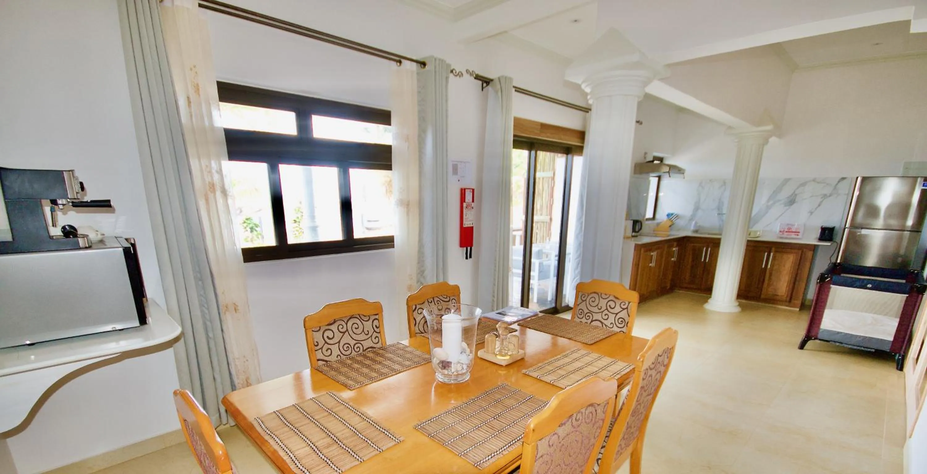 Dining area in SEA SPLASH SELF CATERING And La Petite Maison