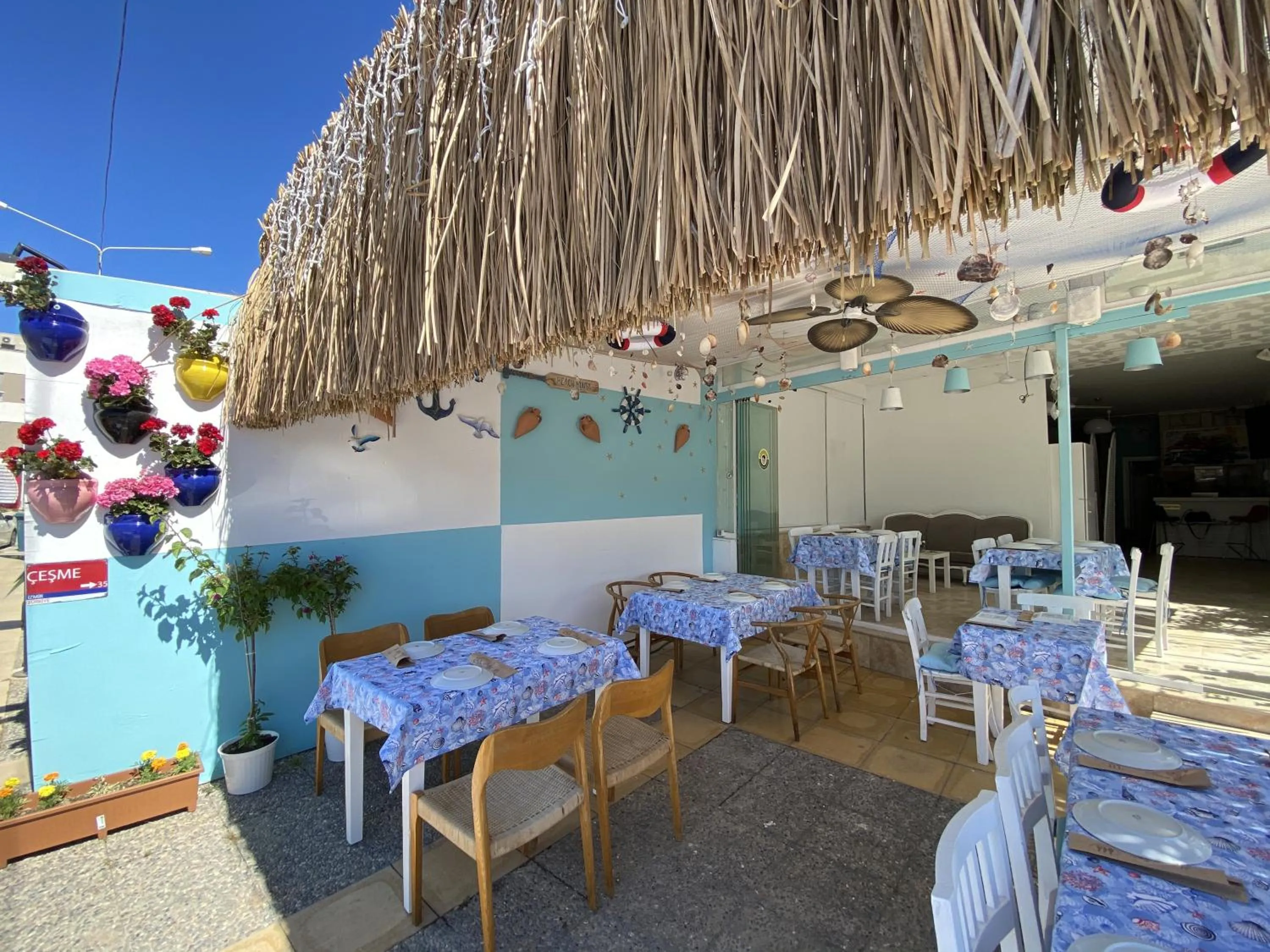 Restaurant/places to eat in Larimar Hotel Cesme