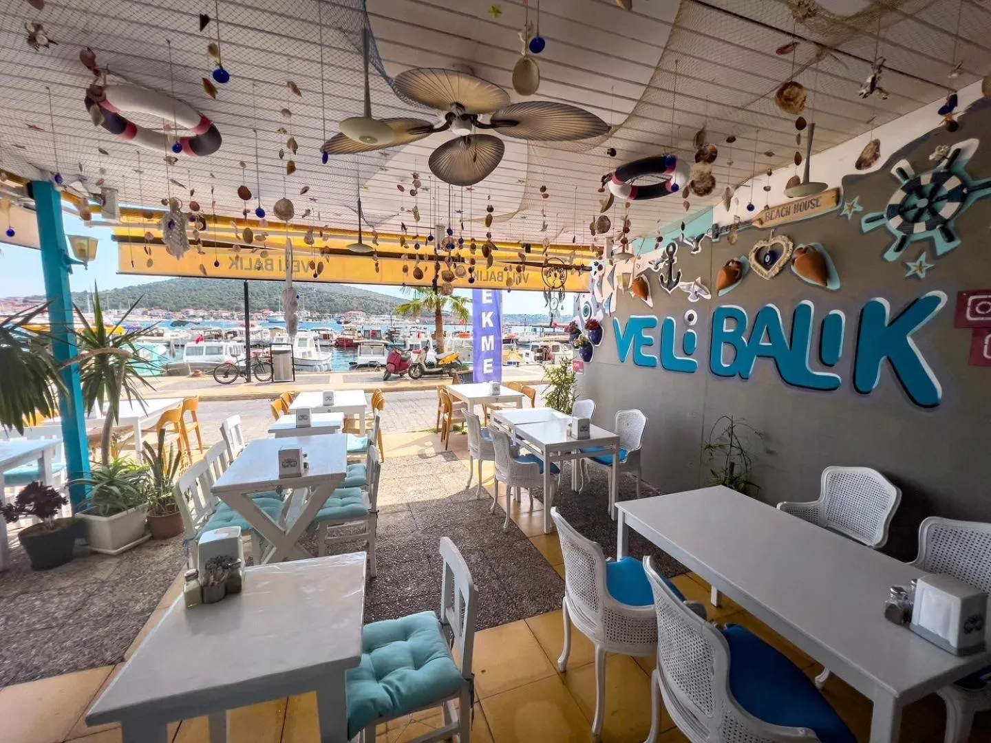 Restaurant/places to eat in Larimar Hotel Cesme