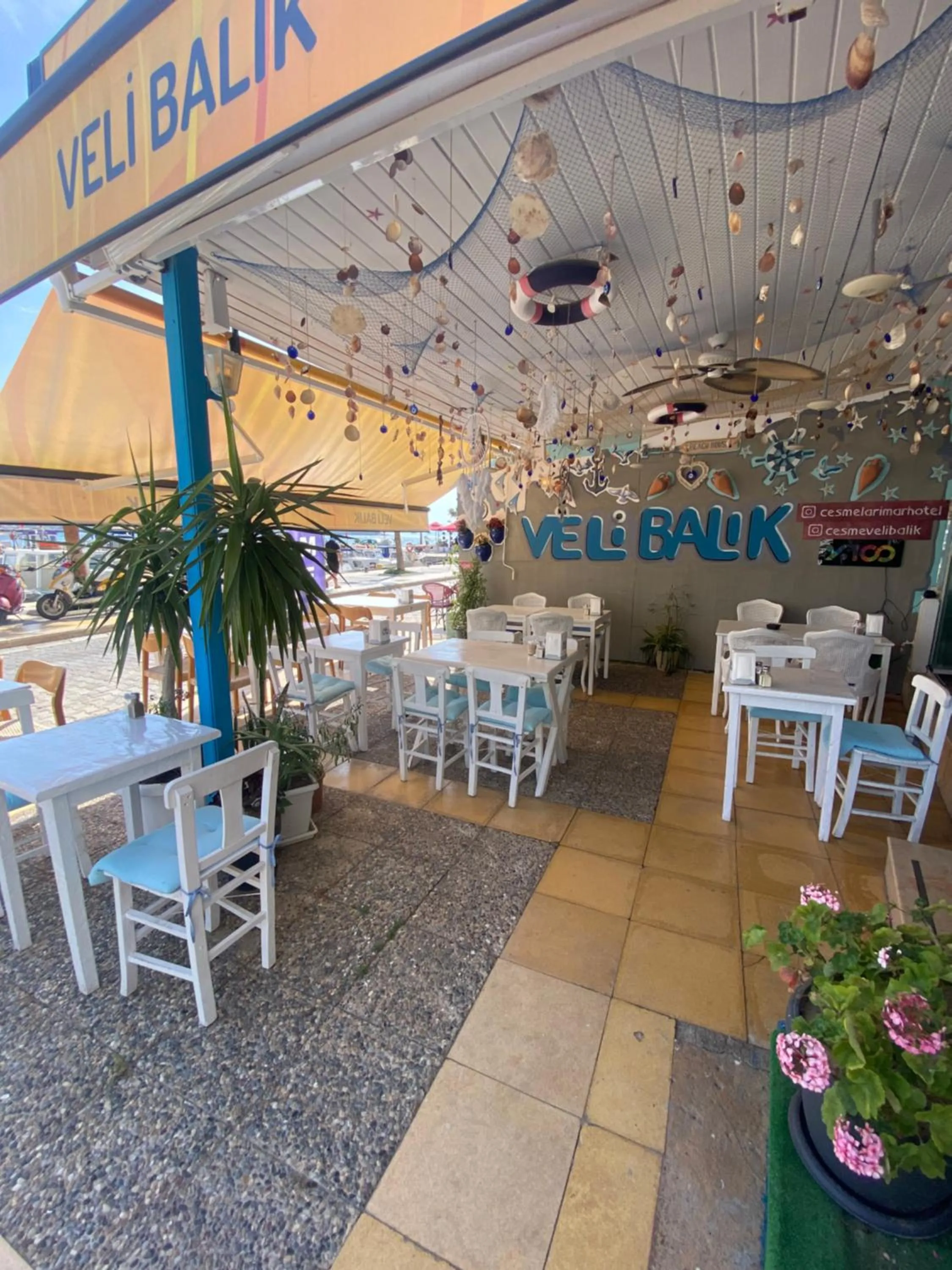 Restaurant/places to eat in Larimar Hotel Cesme