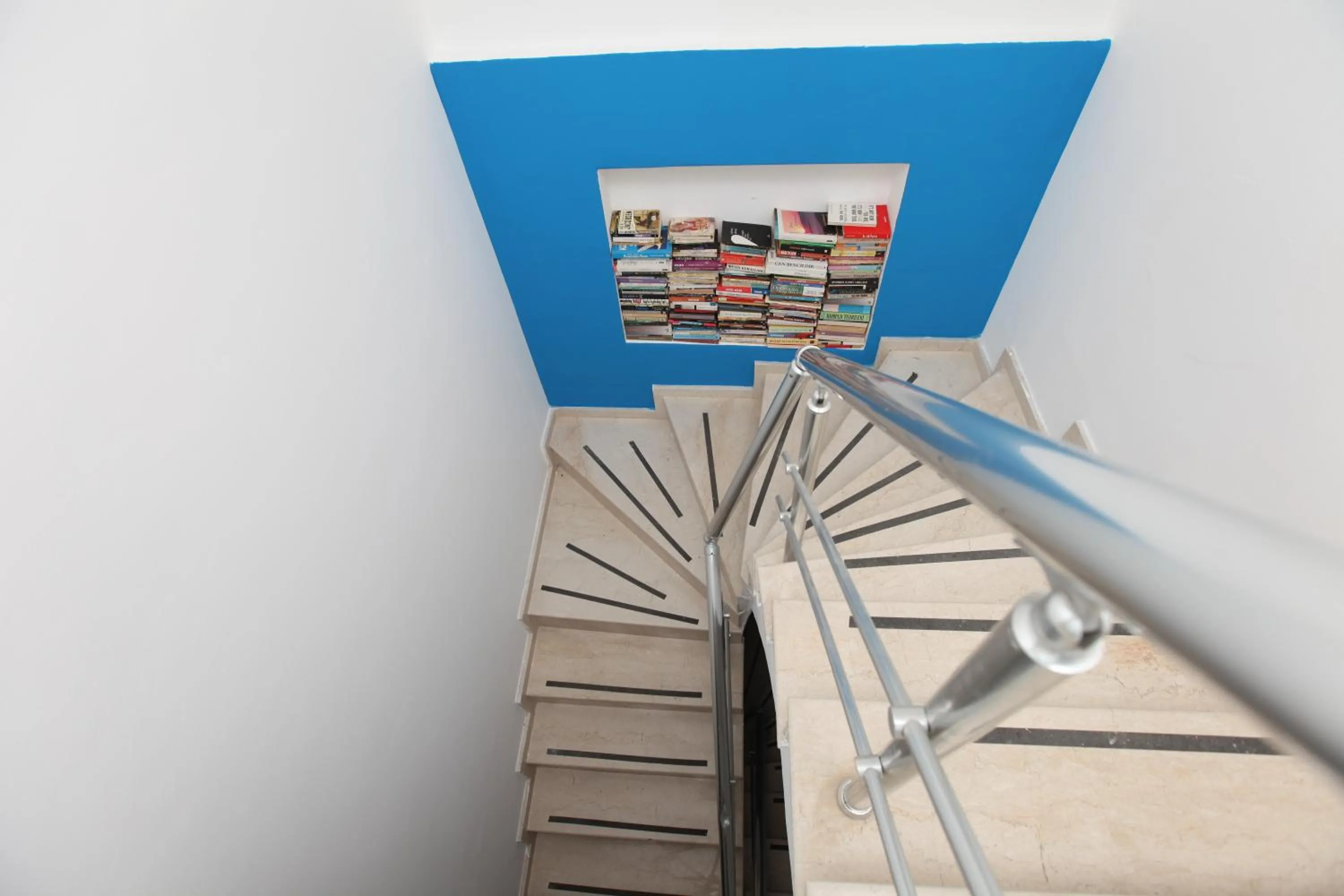 Library in Larimar Hotel Cesme