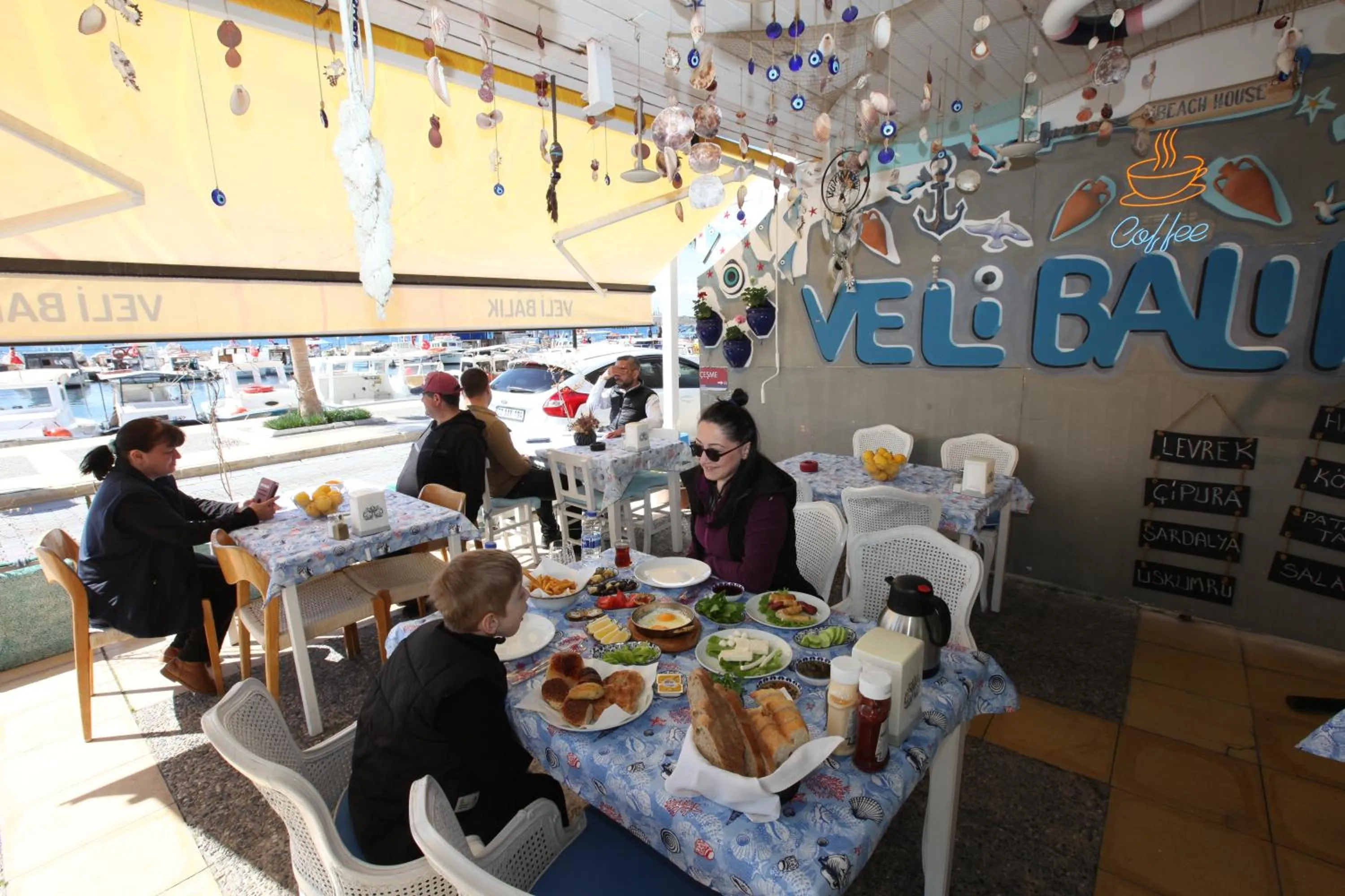 Restaurant/places to eat in Larimar Hotel Cesme