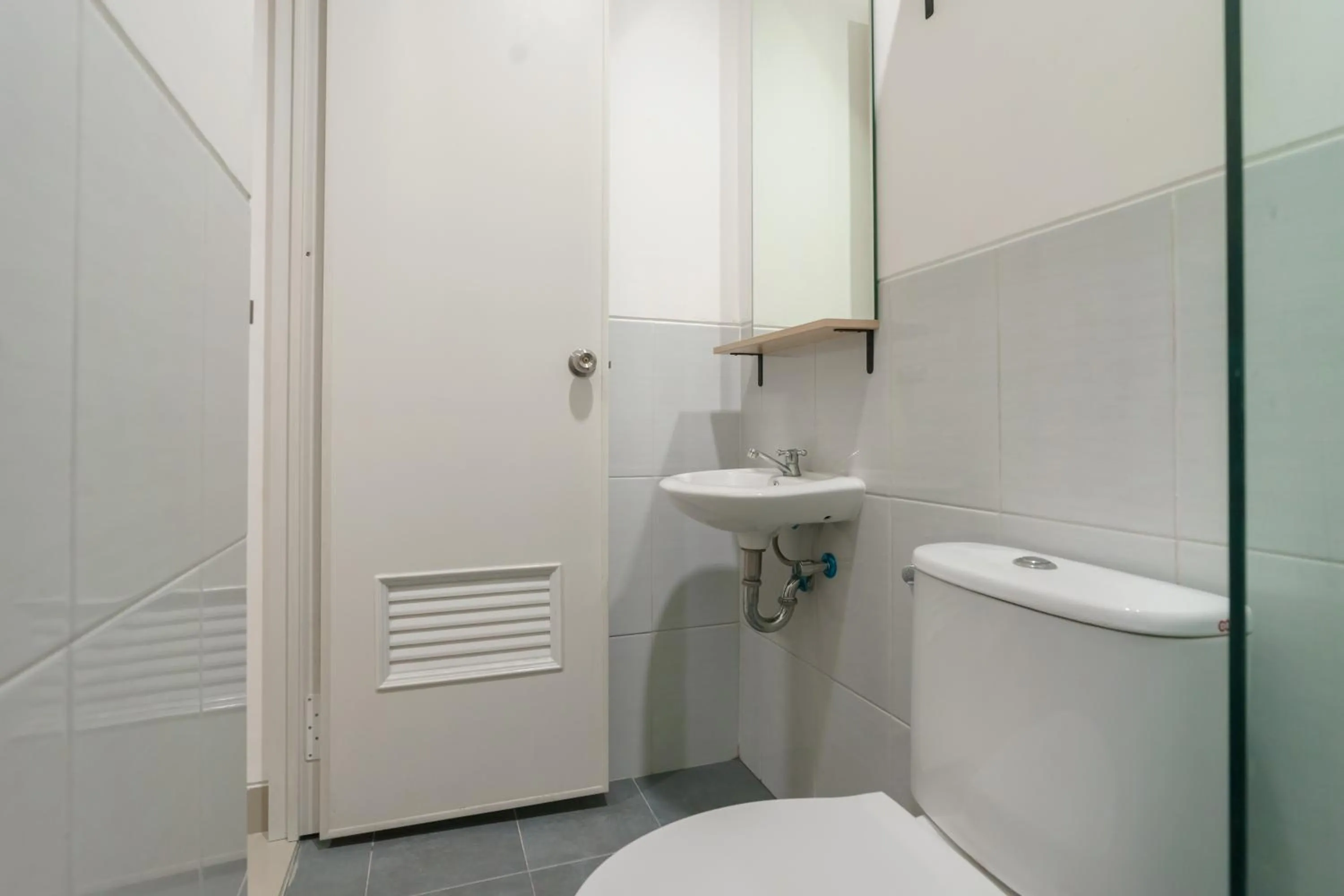 RedDoorz near Seasons City Mall 3