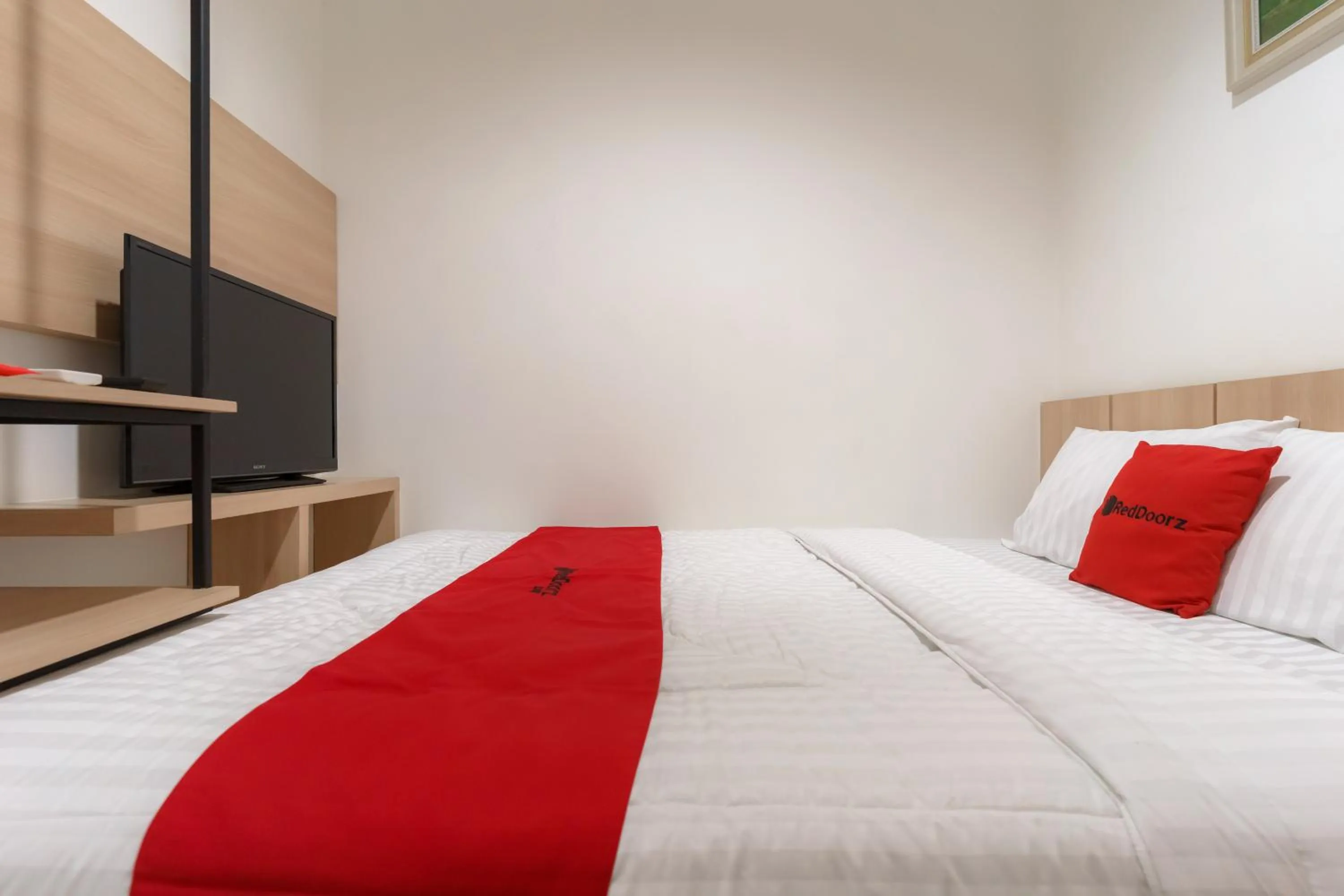 RedDoorz near Seasons City Mall 3