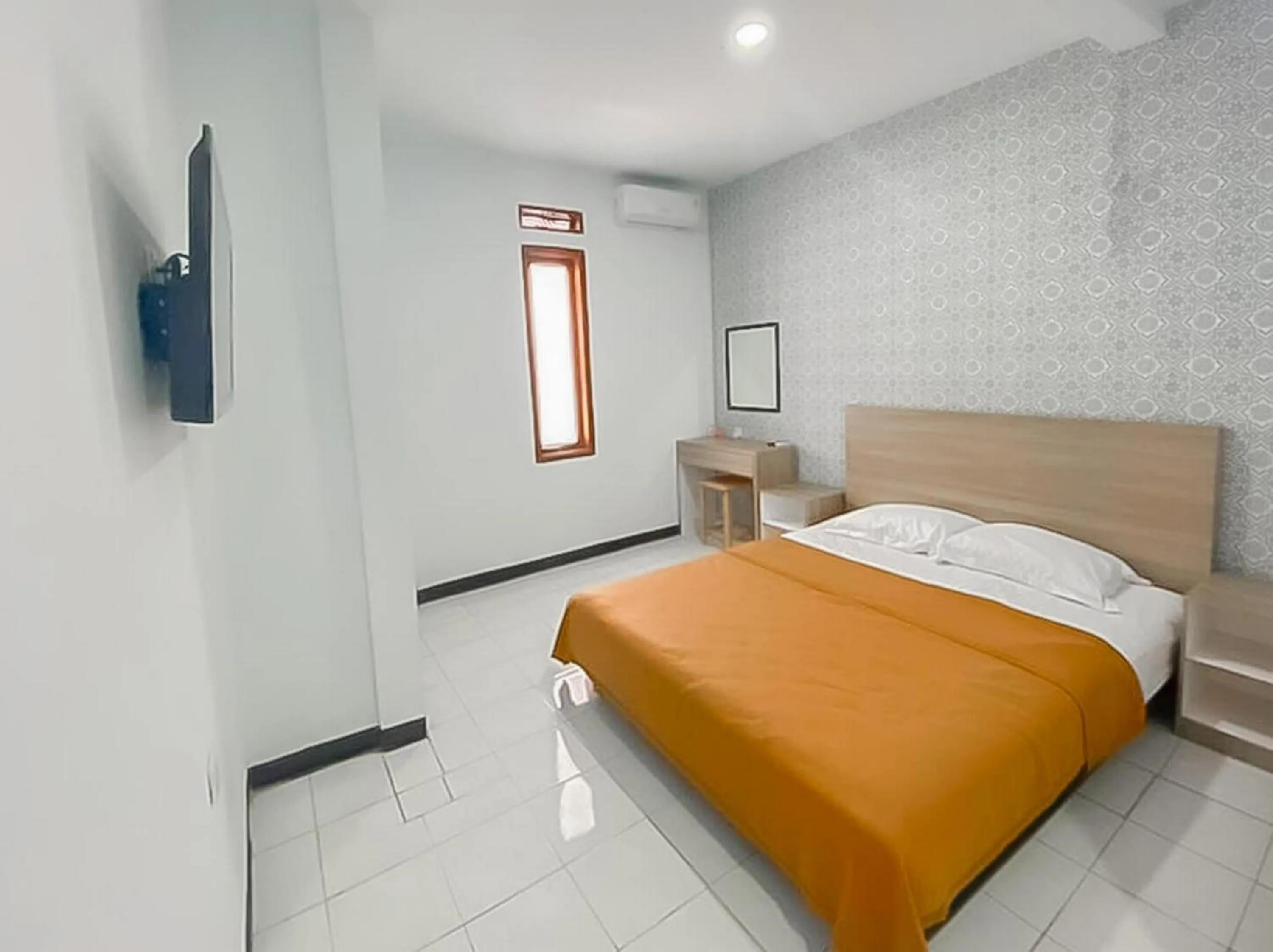 Bedroom, Bed in Ultima Syariah Cipanas Garut Mitra RedDoorz