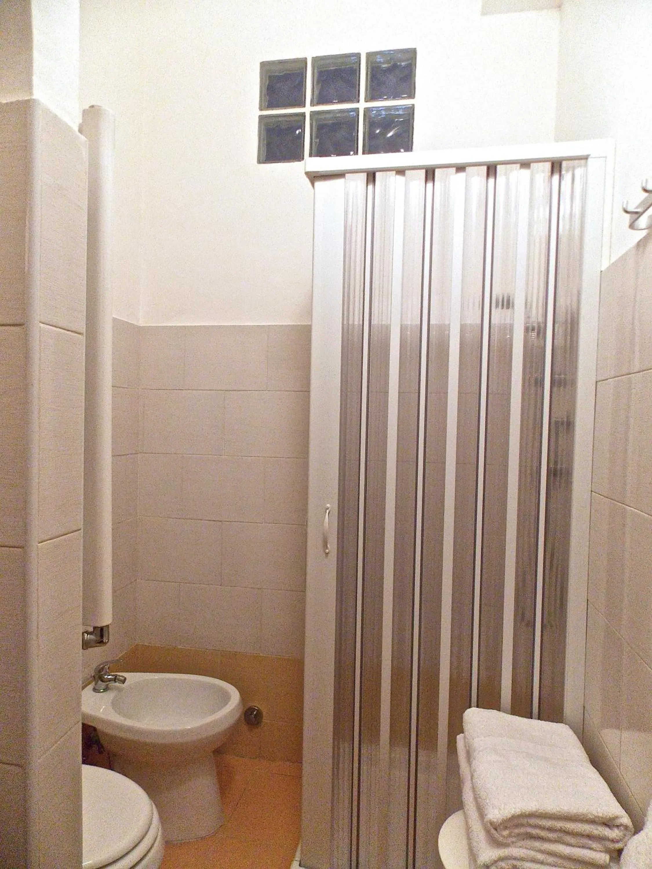 Bathroom in Domus Fabiola - Vaticano