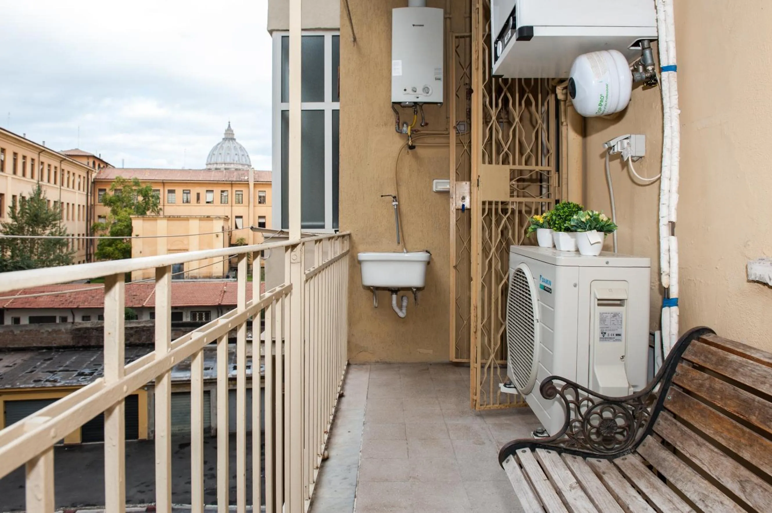 Balcony/Terrace in Domus Fabiola - Vaticano