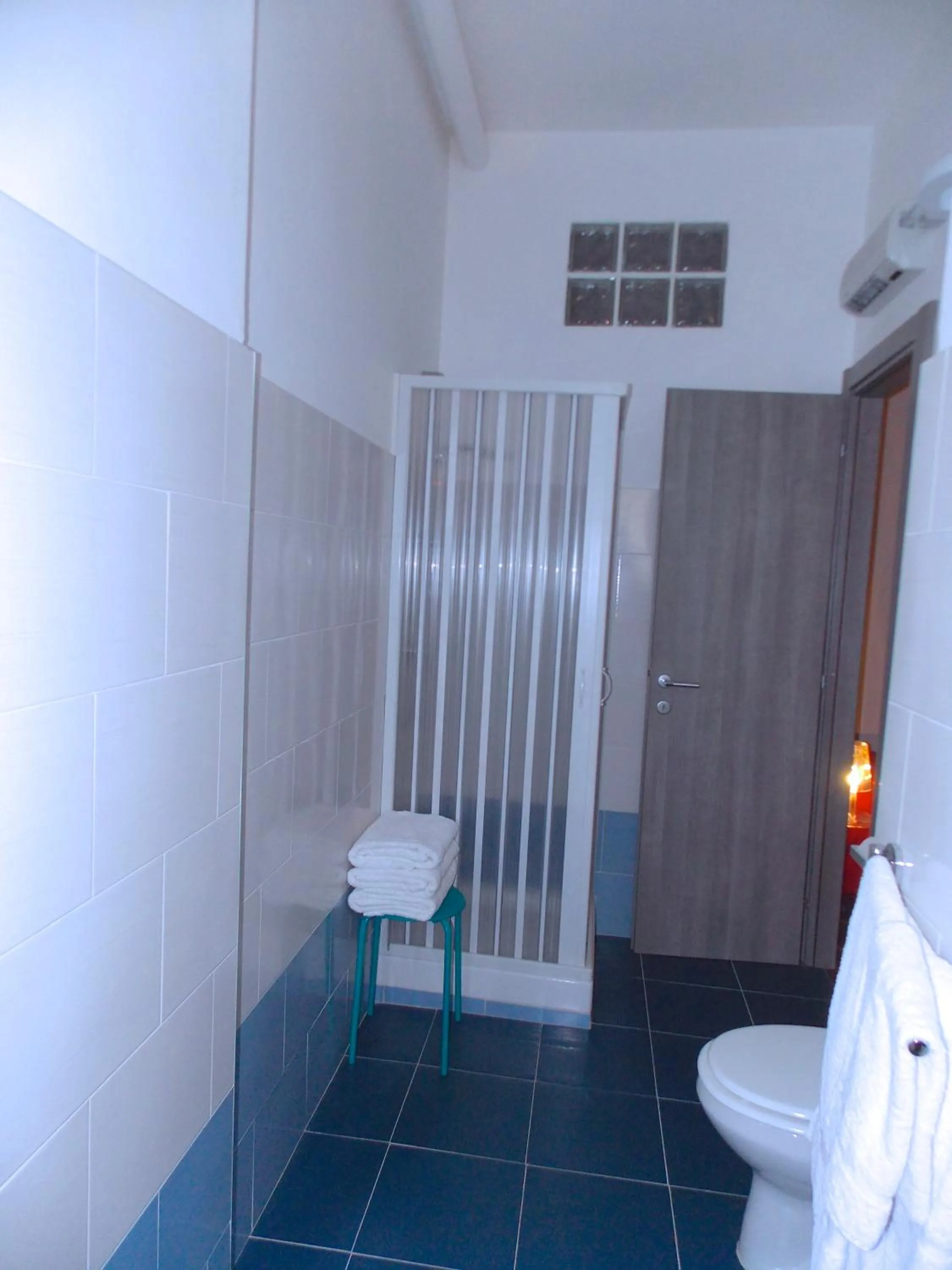 Bathroom in Domus Fabiola - Vaticano