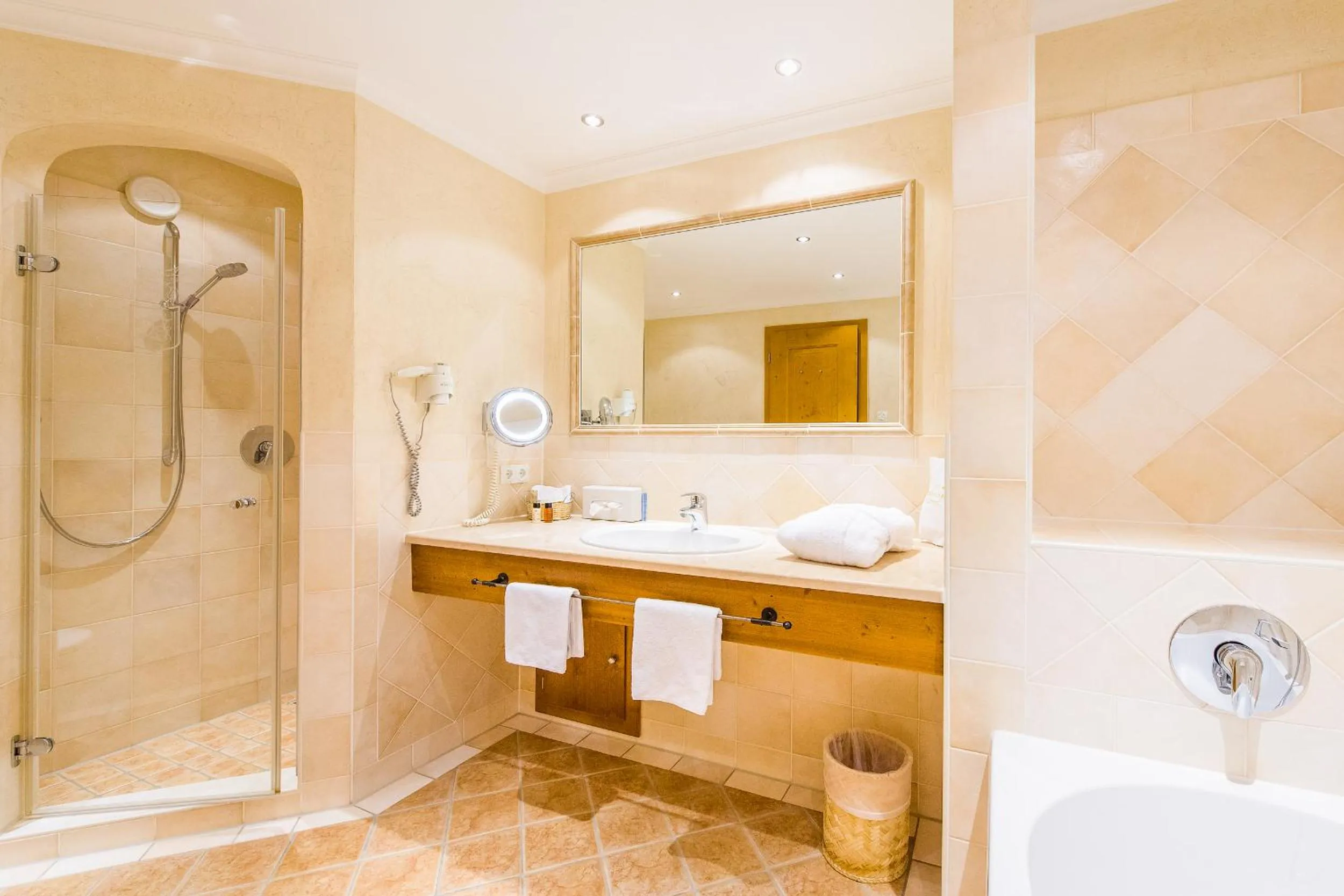 Bathroom in Hotel und Landgasthof Altwirt