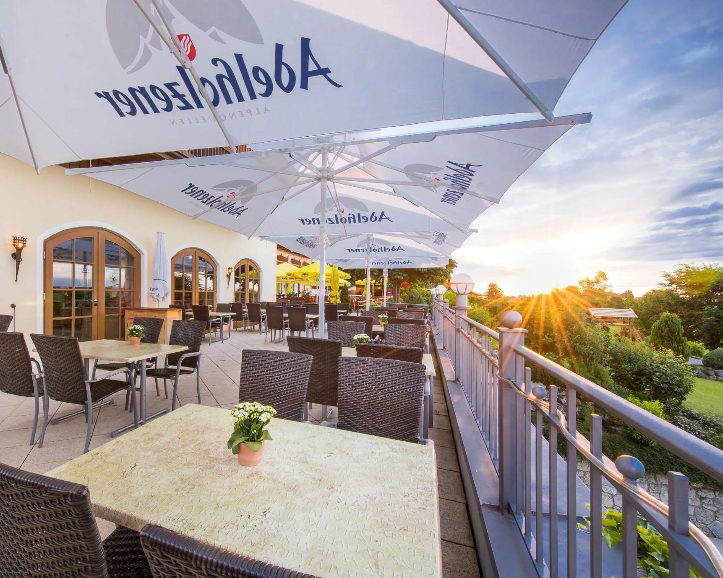 Restaurant/places to eat in Hotel und Landgasthof Altwirt