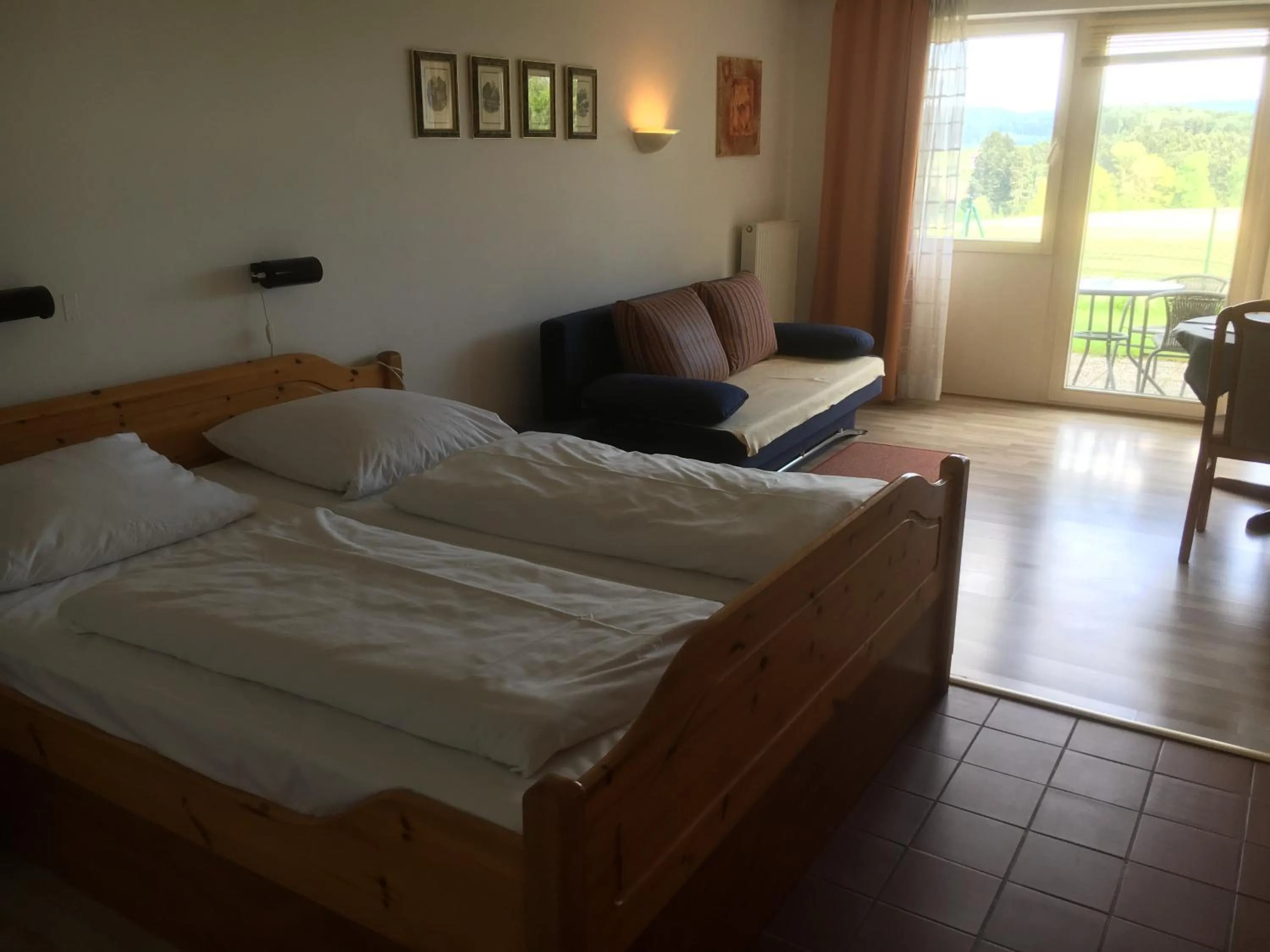 Property building, Bed in Apartmentanlage am Kellerberg