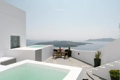 Anemos Fira Caldera View