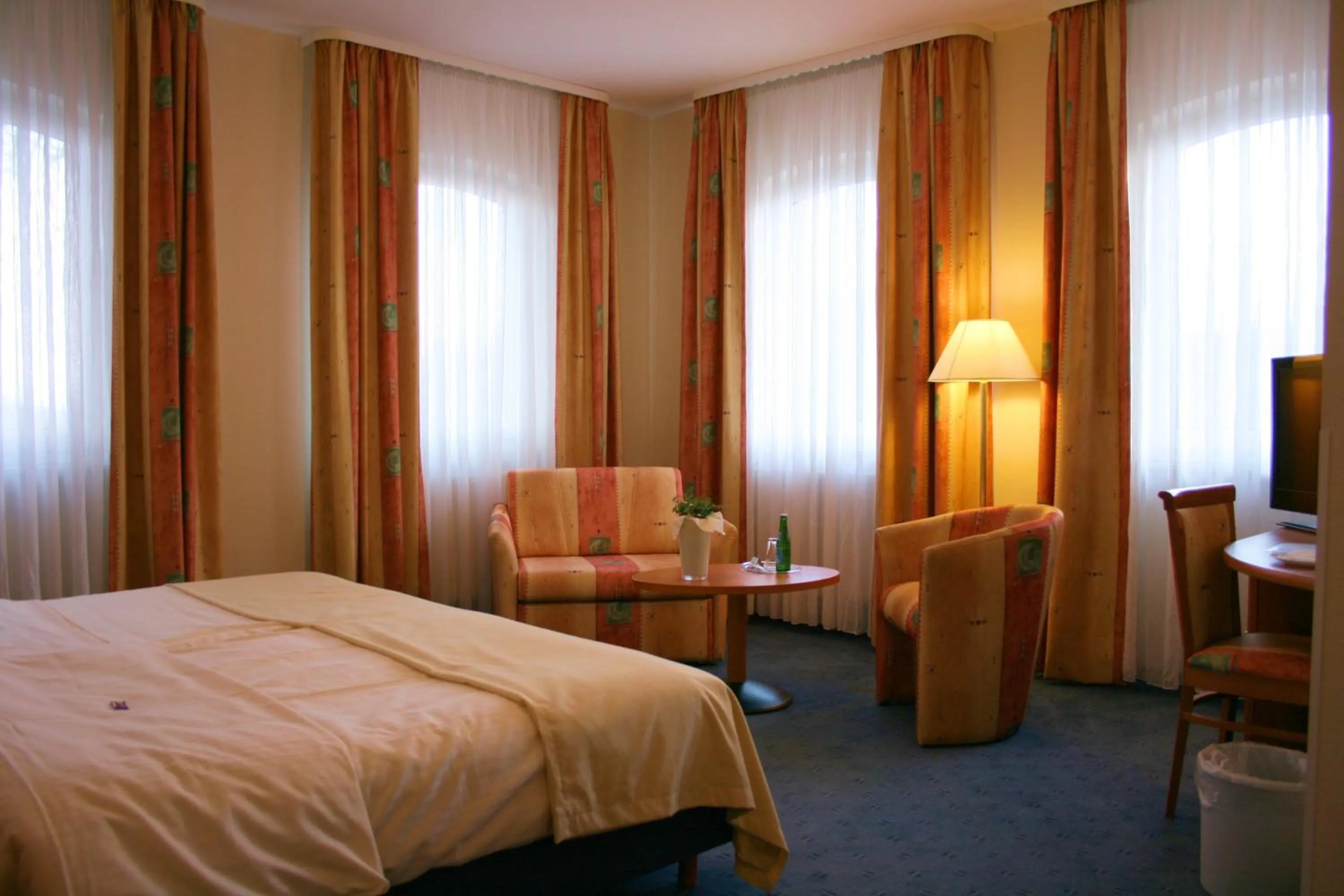 Bedroom, Bed in Hotel Wilhelmshöhe