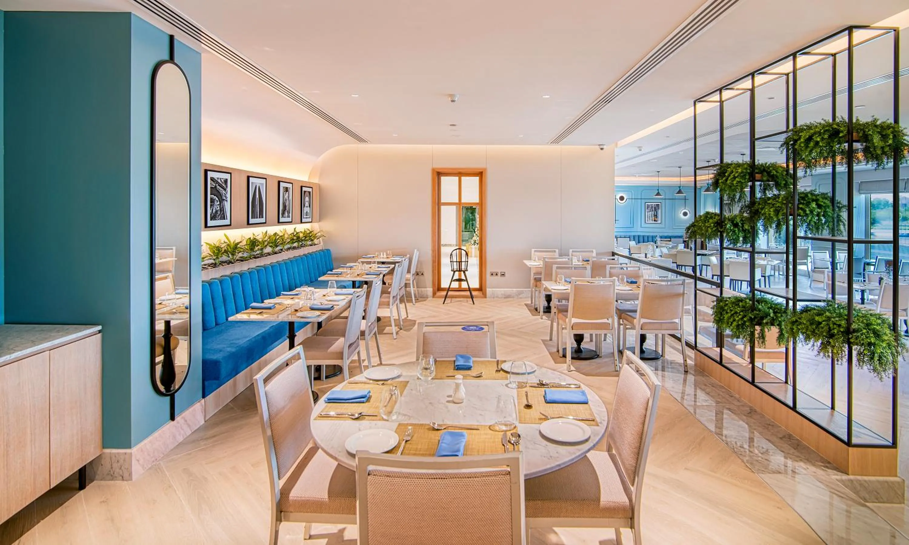 Restaurant/places to eat in Radisson Blu Hotel & Resort, Abu Dhabi Corniche