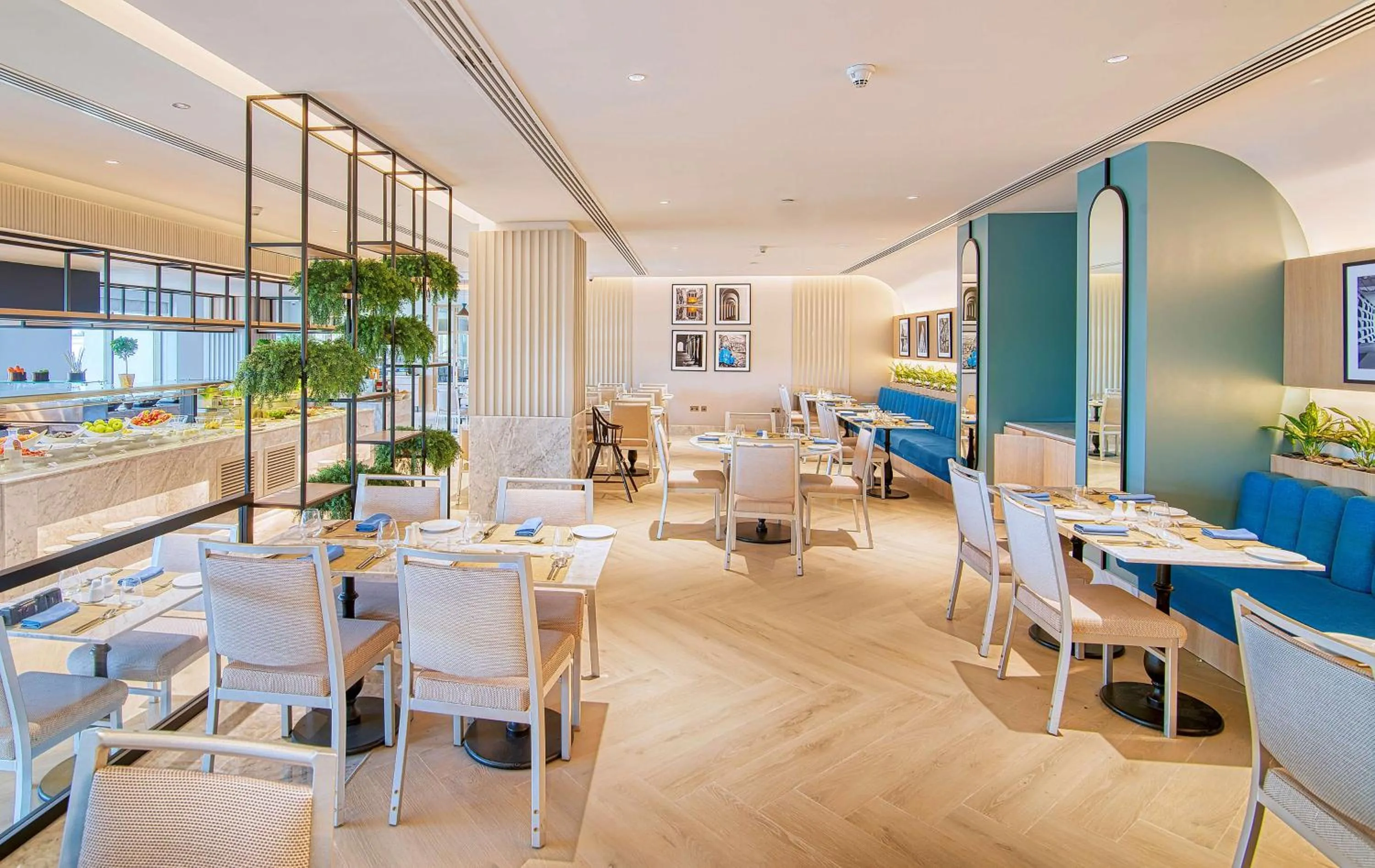 Restaurant/places to eat in Radisson Blu Hotel & Resort, Abu Dhabi Corniche