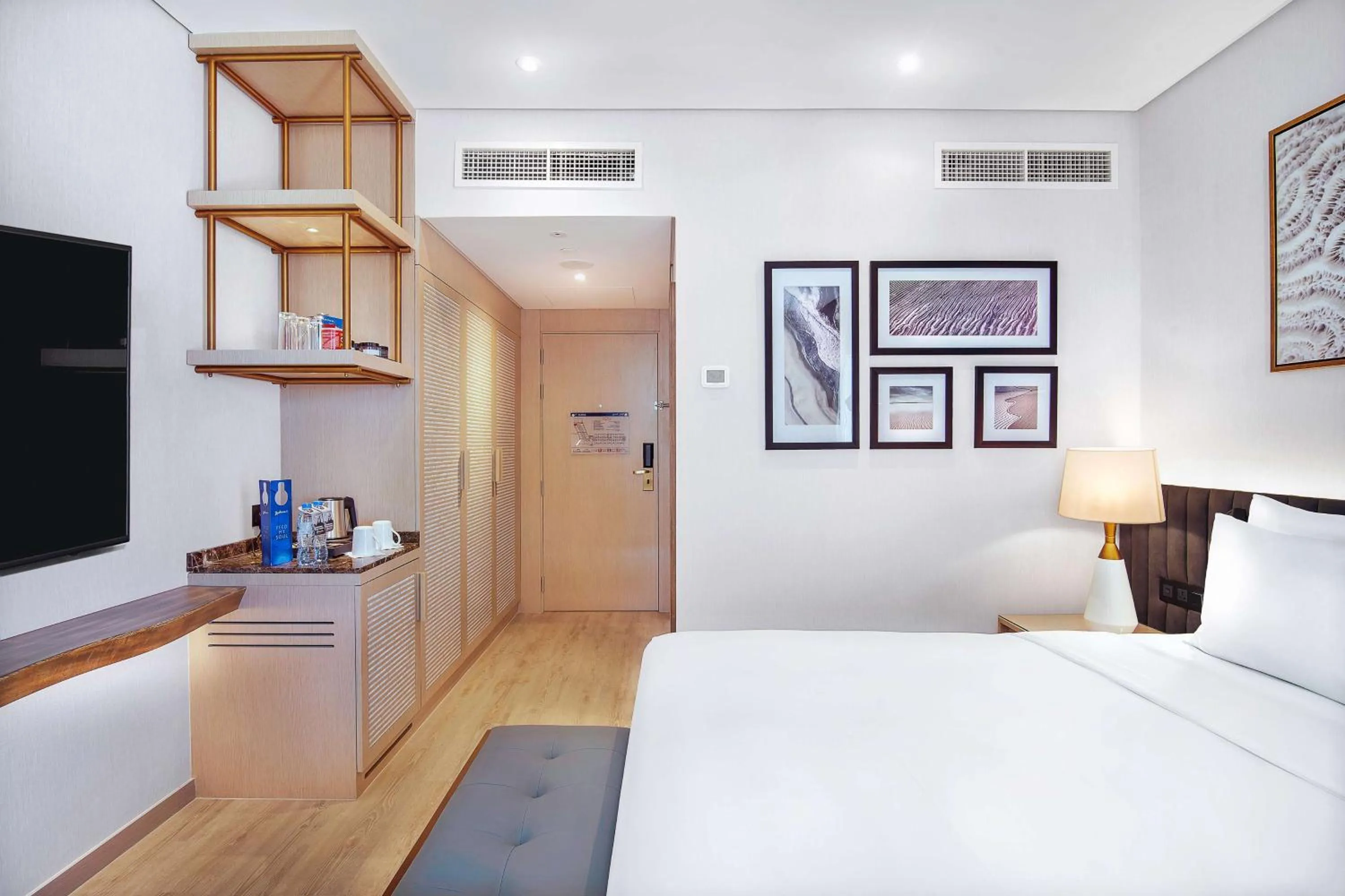 Photo of the whole room, Bed in Radisson Blu Hotel & Resort, Abu Dhabi Corniche