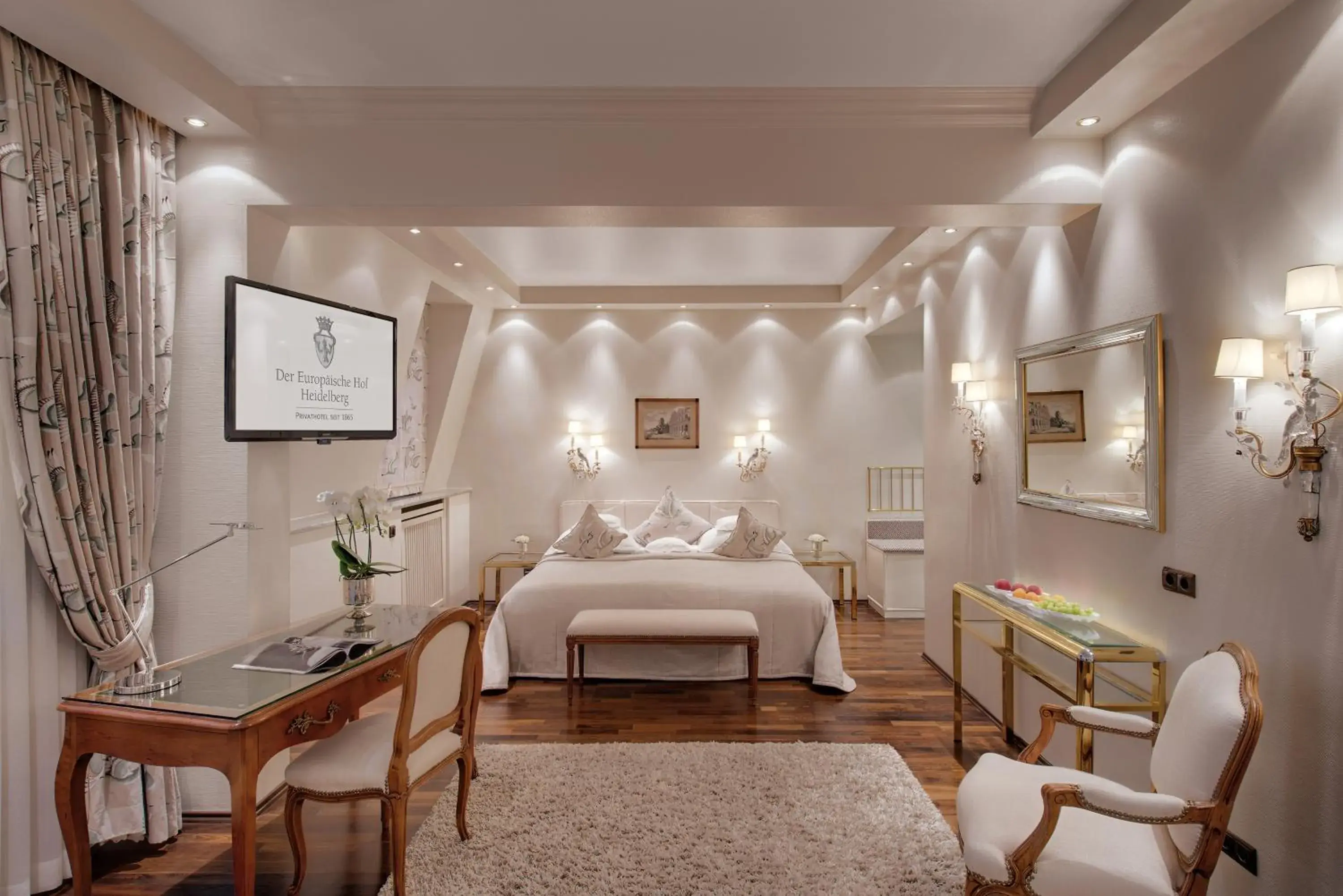 Junior Suite - single occupancy in Hotel Europäischer Hof Heidelberg, Bestes Hotel Deutschlands in historischer Architektur Junior Suite - single occupancy in Hotel Europäischer Hof Heidelberg, Bestes Hotel Deutschlands in historischer Architektur