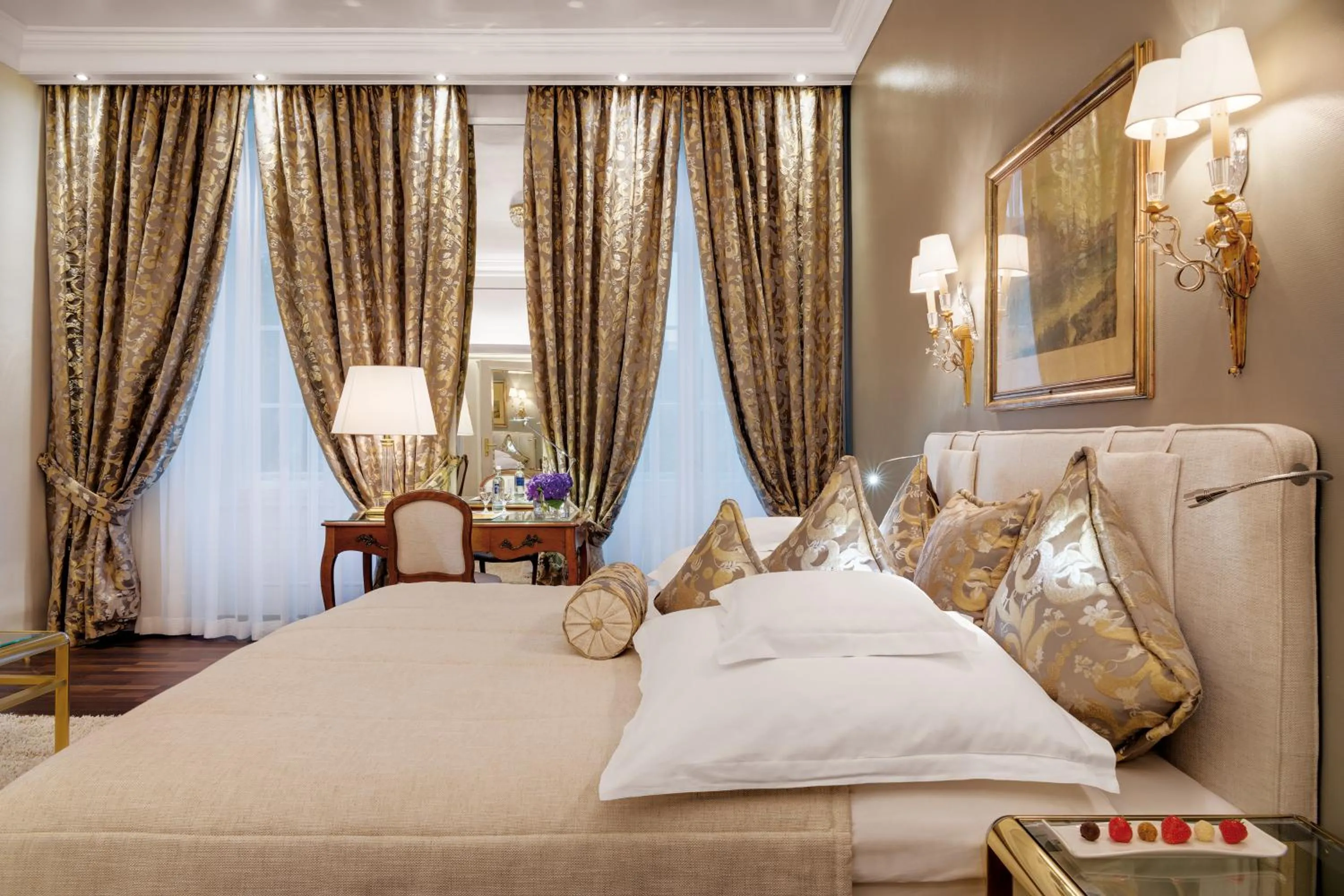 Bedroom, Bed in Hotel Europäischer Hof Heidelberg, Bestes Hotel Deutschlands in historischer Architektur