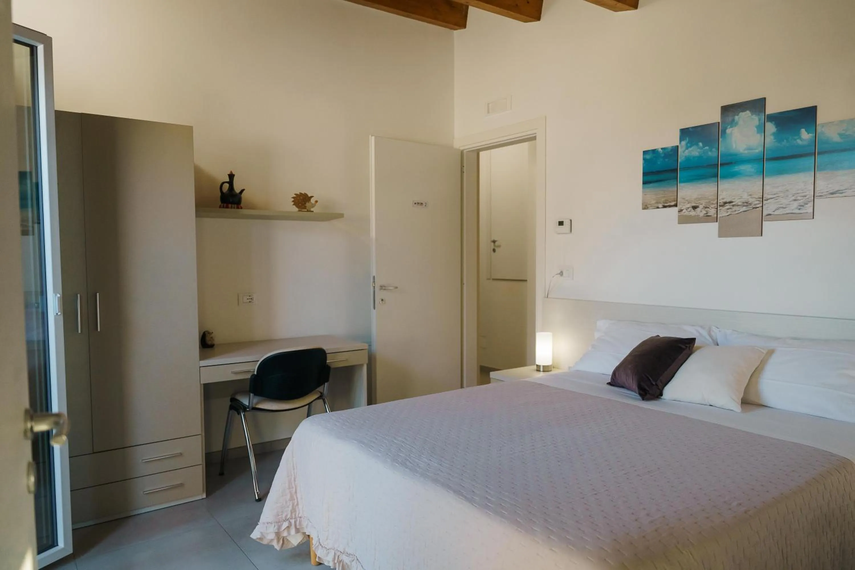 Photo of the whole room, Bed in Tana del Riccio