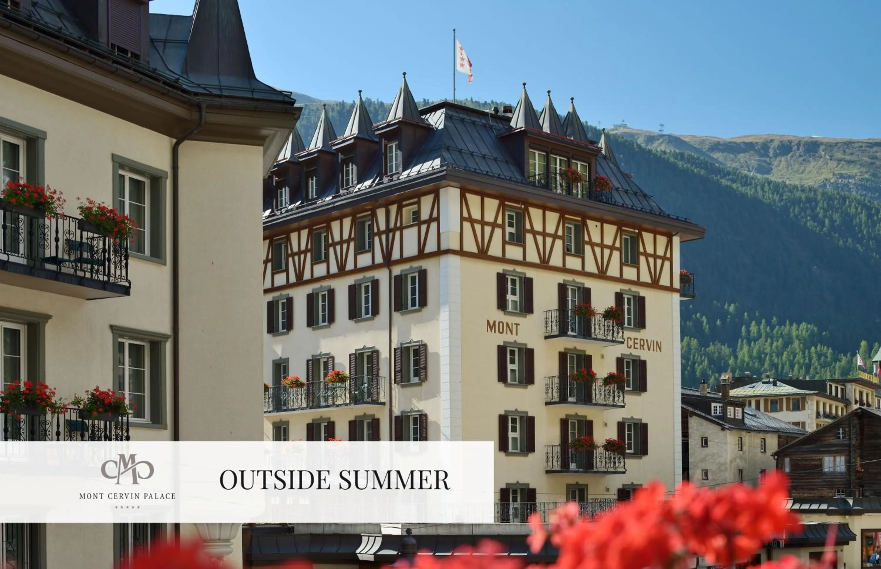 Facade/entrance in Mont Cervin Palace