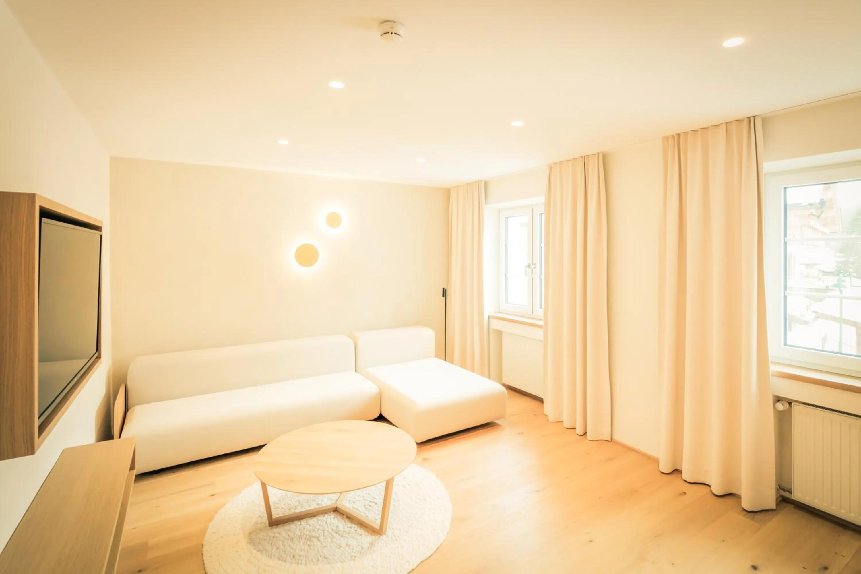 Living room, Bed in Posthotel Lechtal, Arlberg