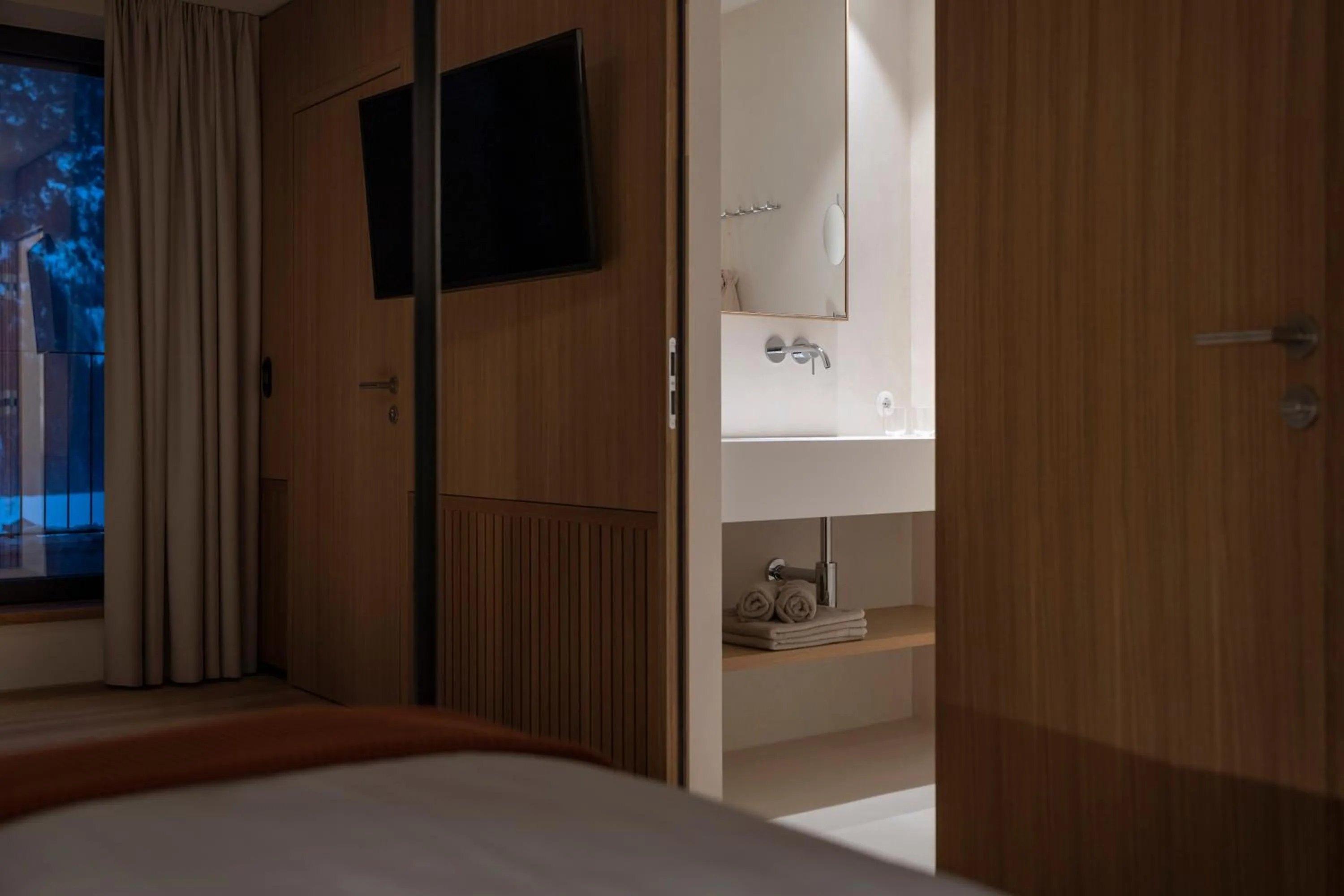 TV and multimedia, Bed in Posthotel Lechtal, Arlberg