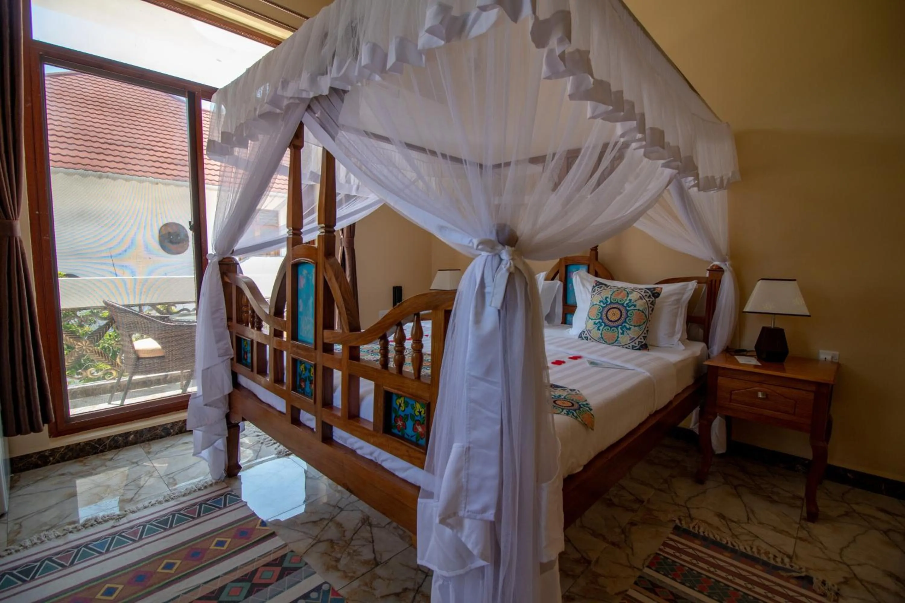Bed in Sunny Palms Beach Bungalows