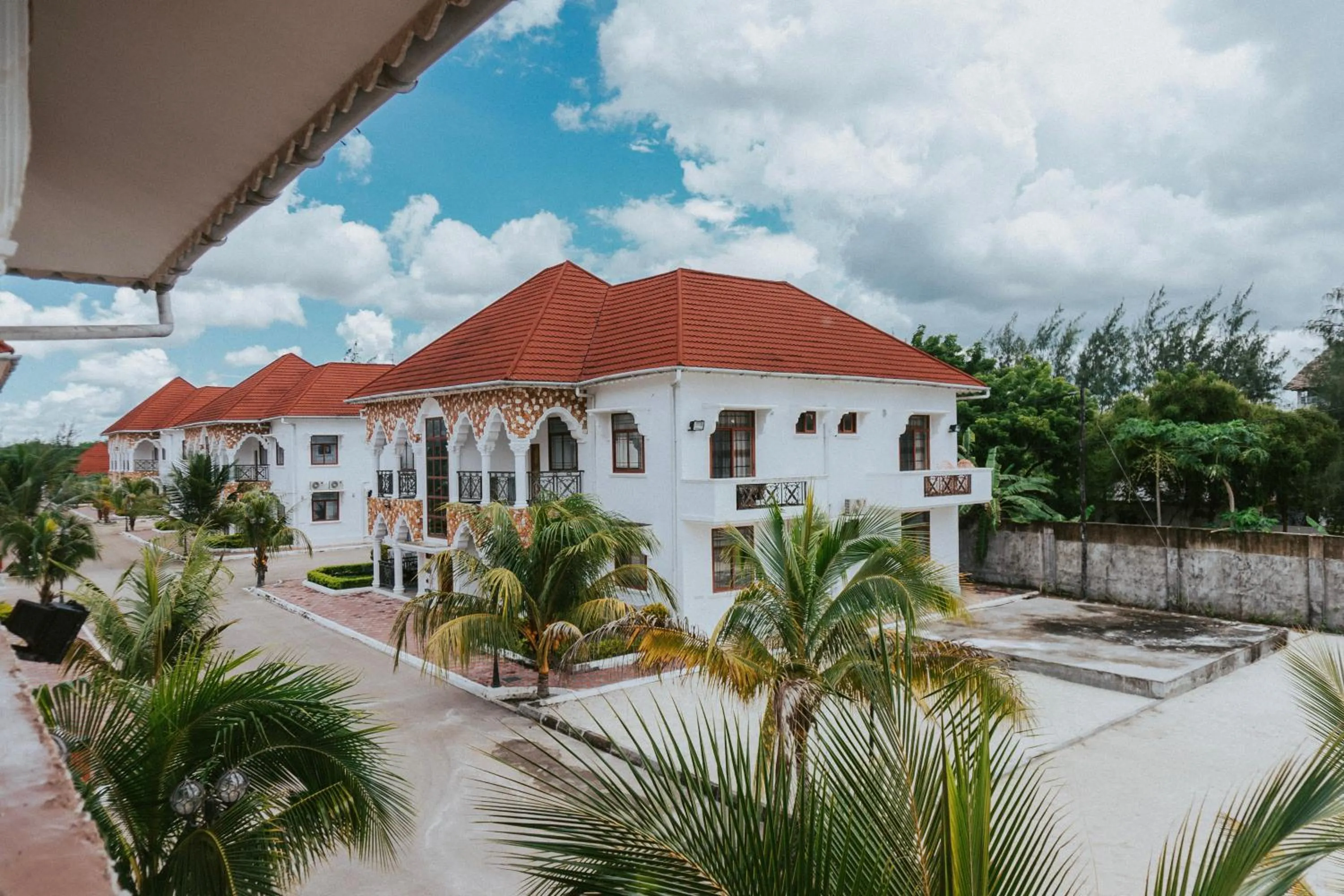 Property building in Sunny Palms Beach Bungalows