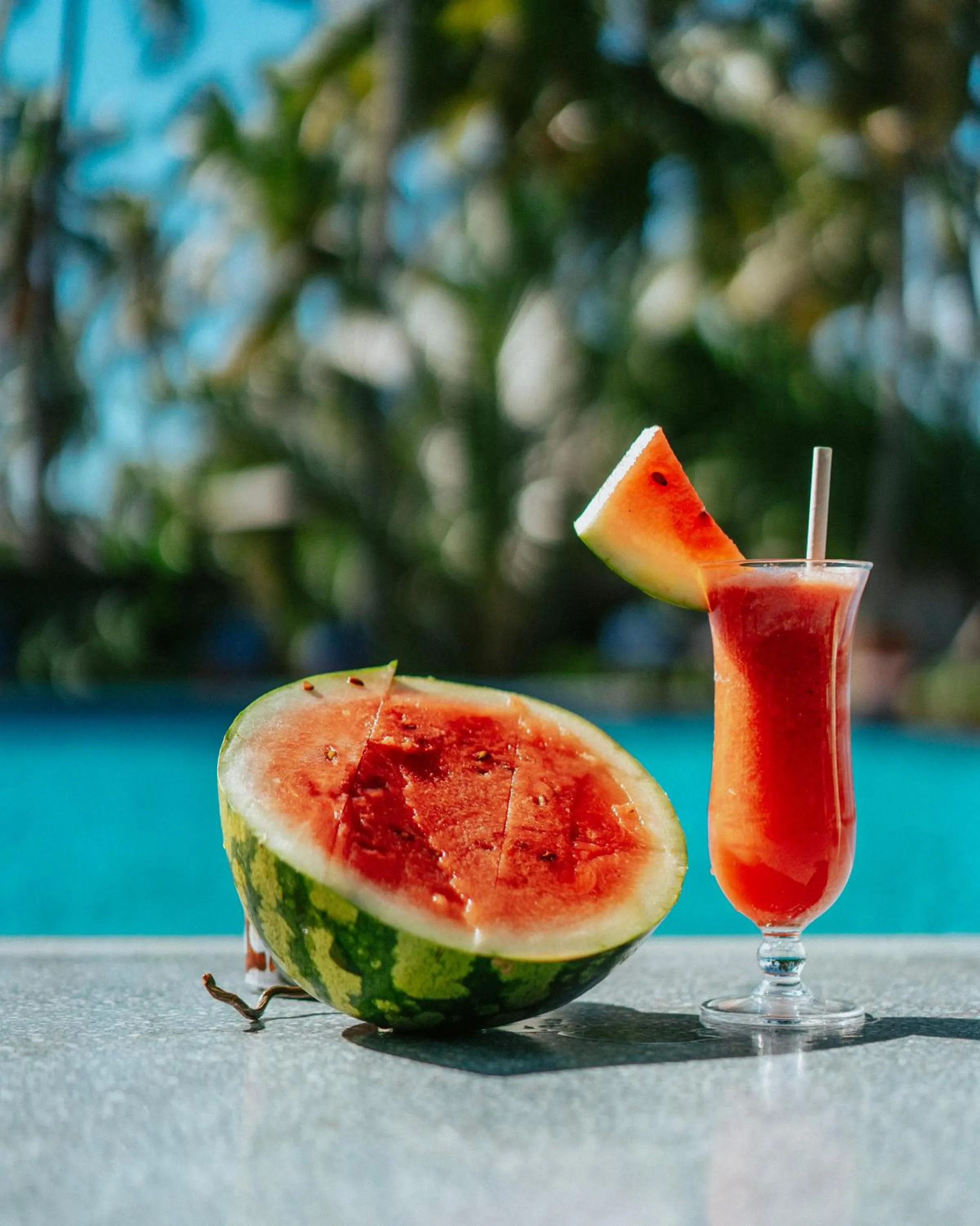 Food and drinks in Sunny Palms Beach Bungalows