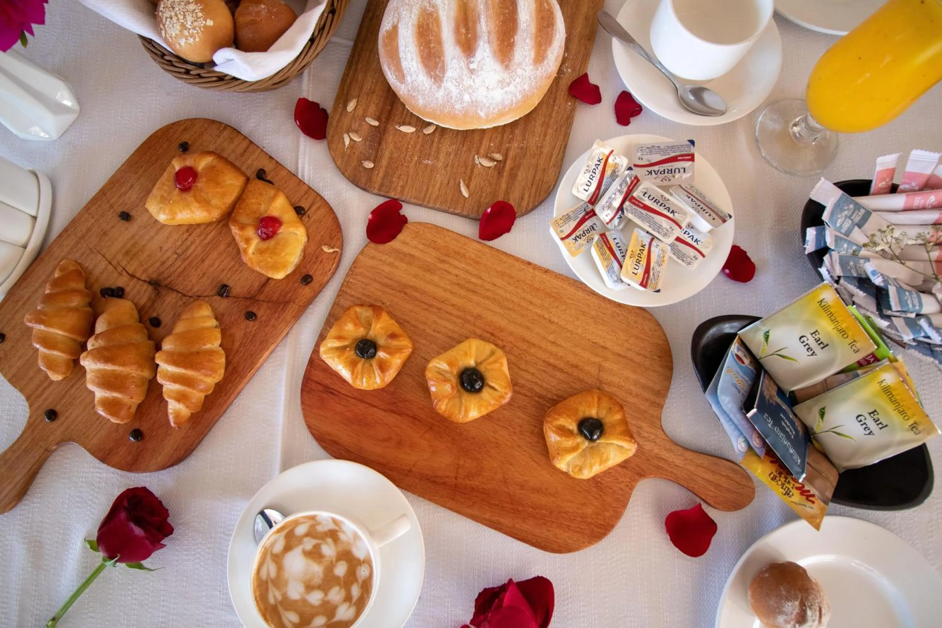 Restaurant/places to eat in Sunny Palms Beach Bungalows